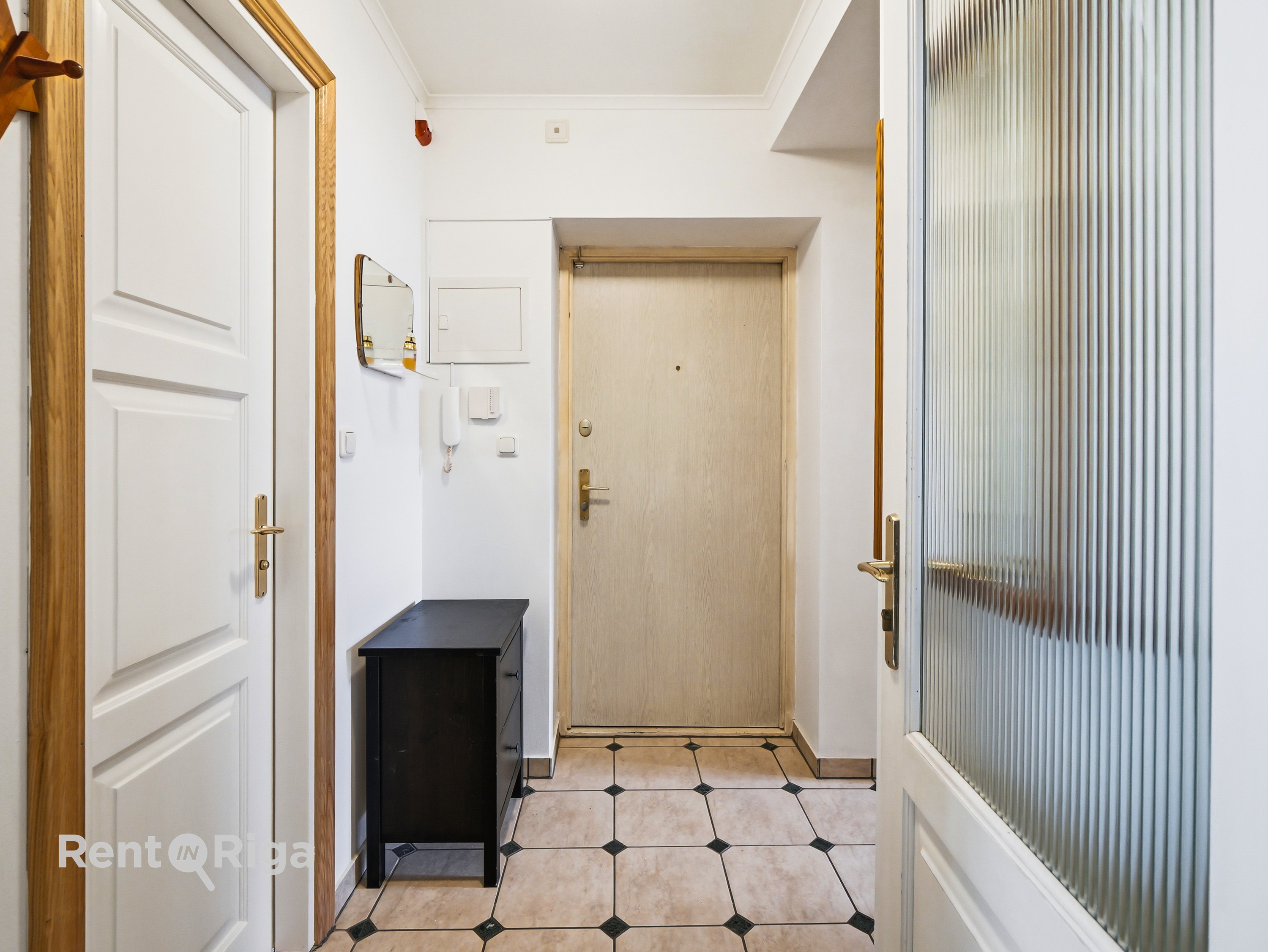 Izīrē dzīvokli, Miera iela 12 - Attēls 1