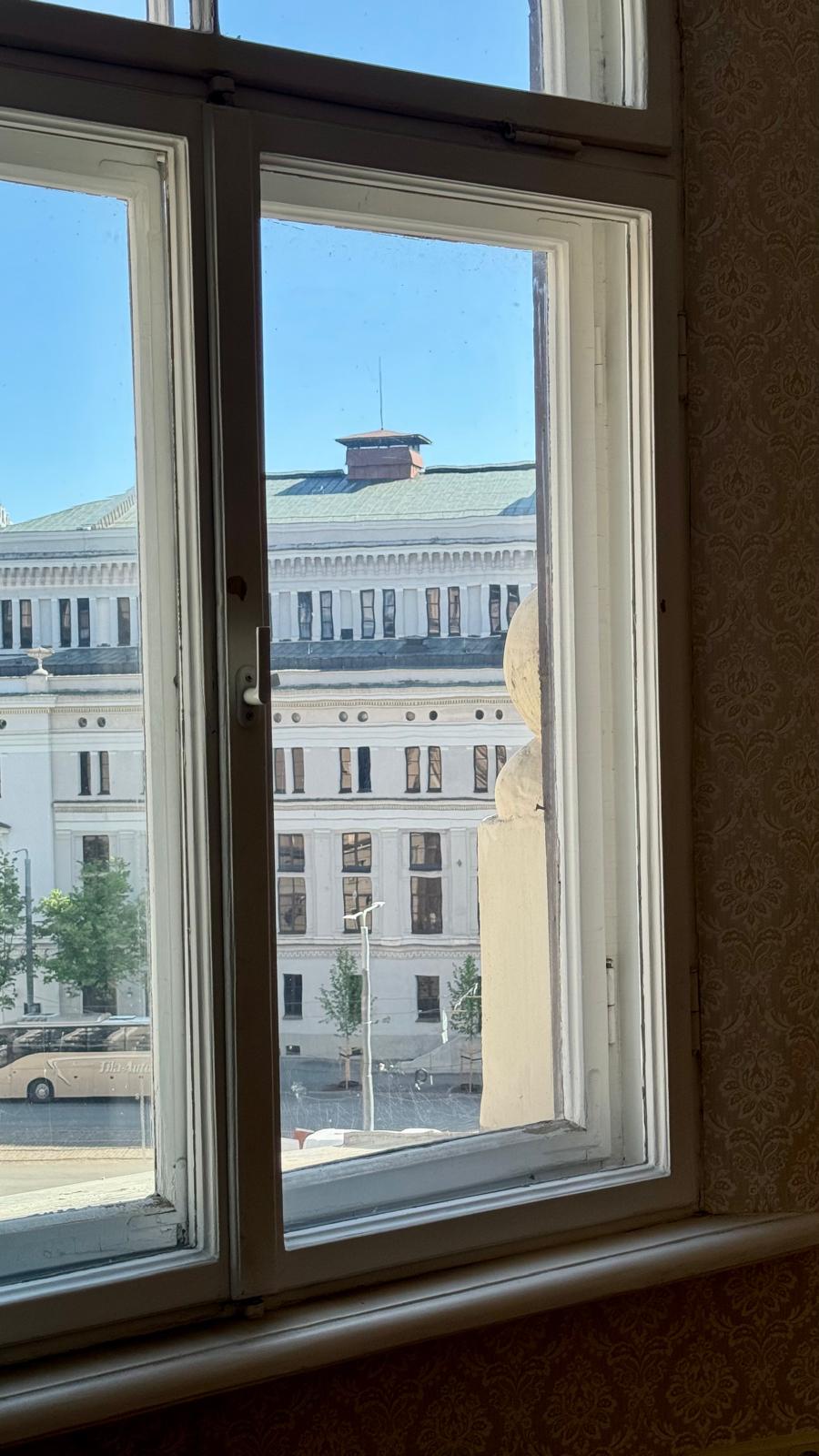 Pārdod namīpašumu, Teātra iela - Attēls 1