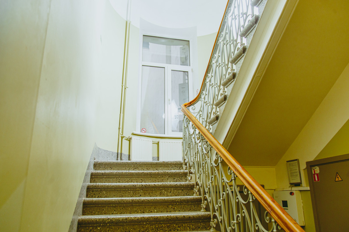 Pārdod namīpašumu, Teātra iela - Attēls 1