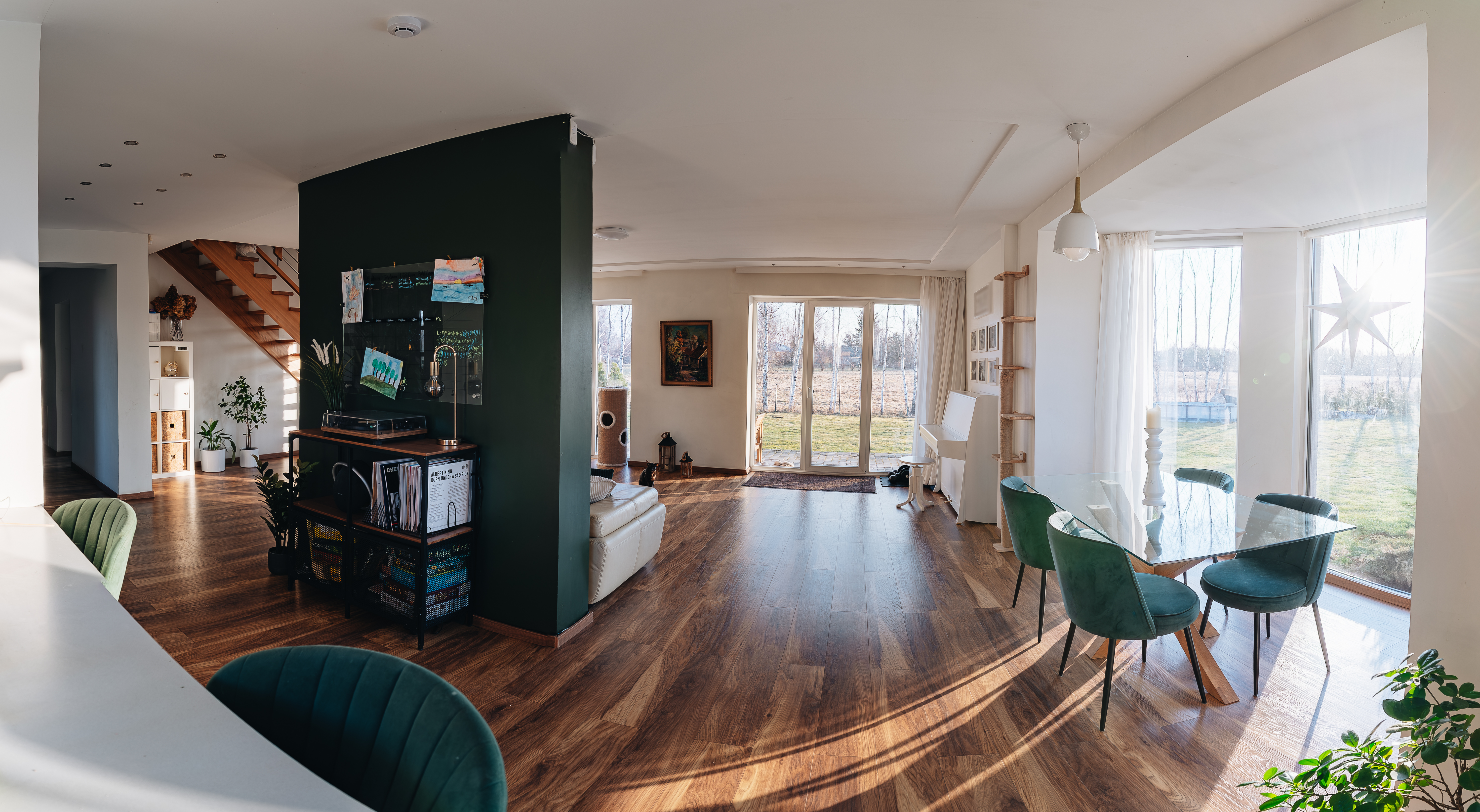 Pārdod māju, Gravu iela - Attēls 1