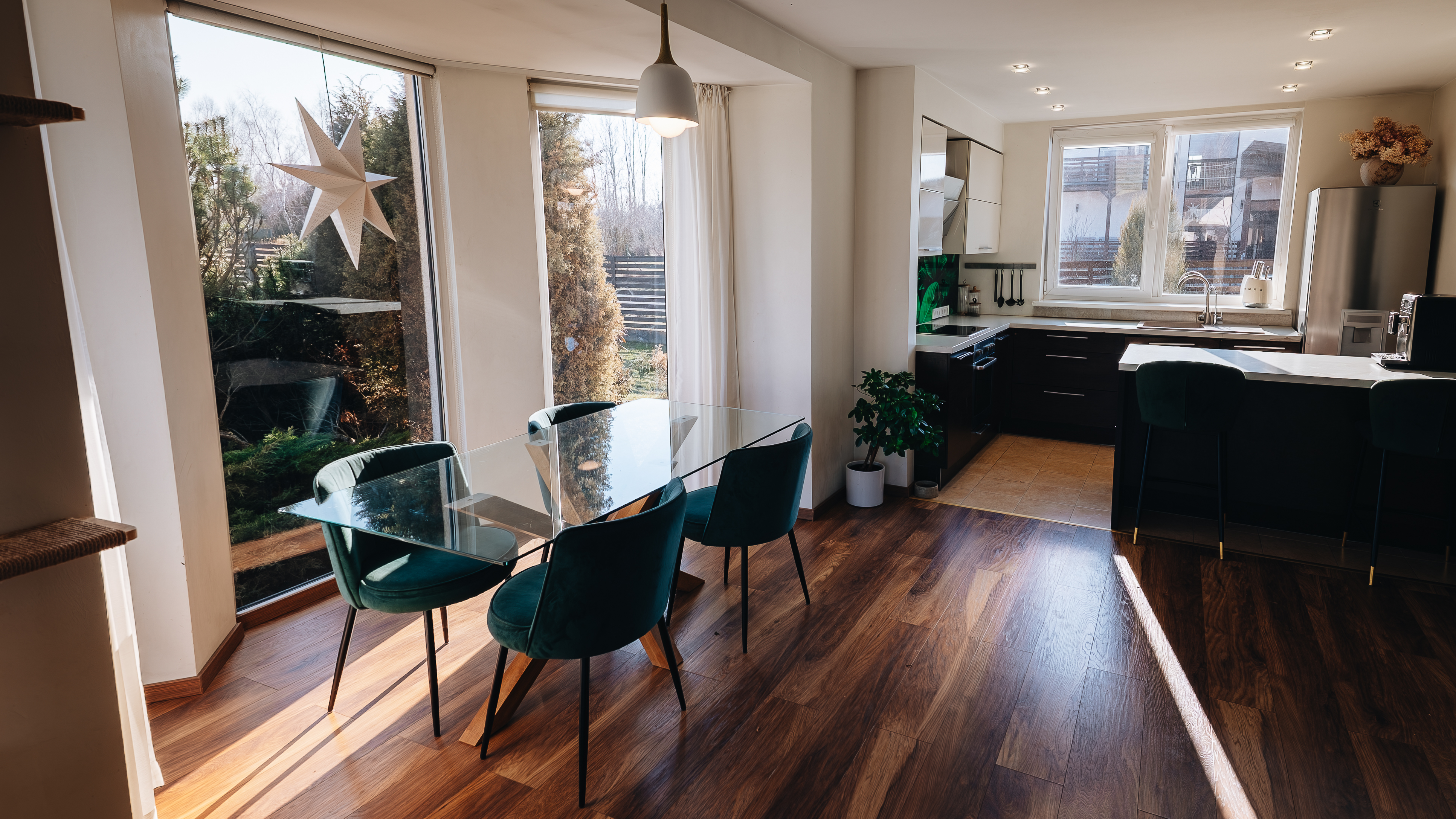 Pārdod māju, Gravu iela - Attēls 1