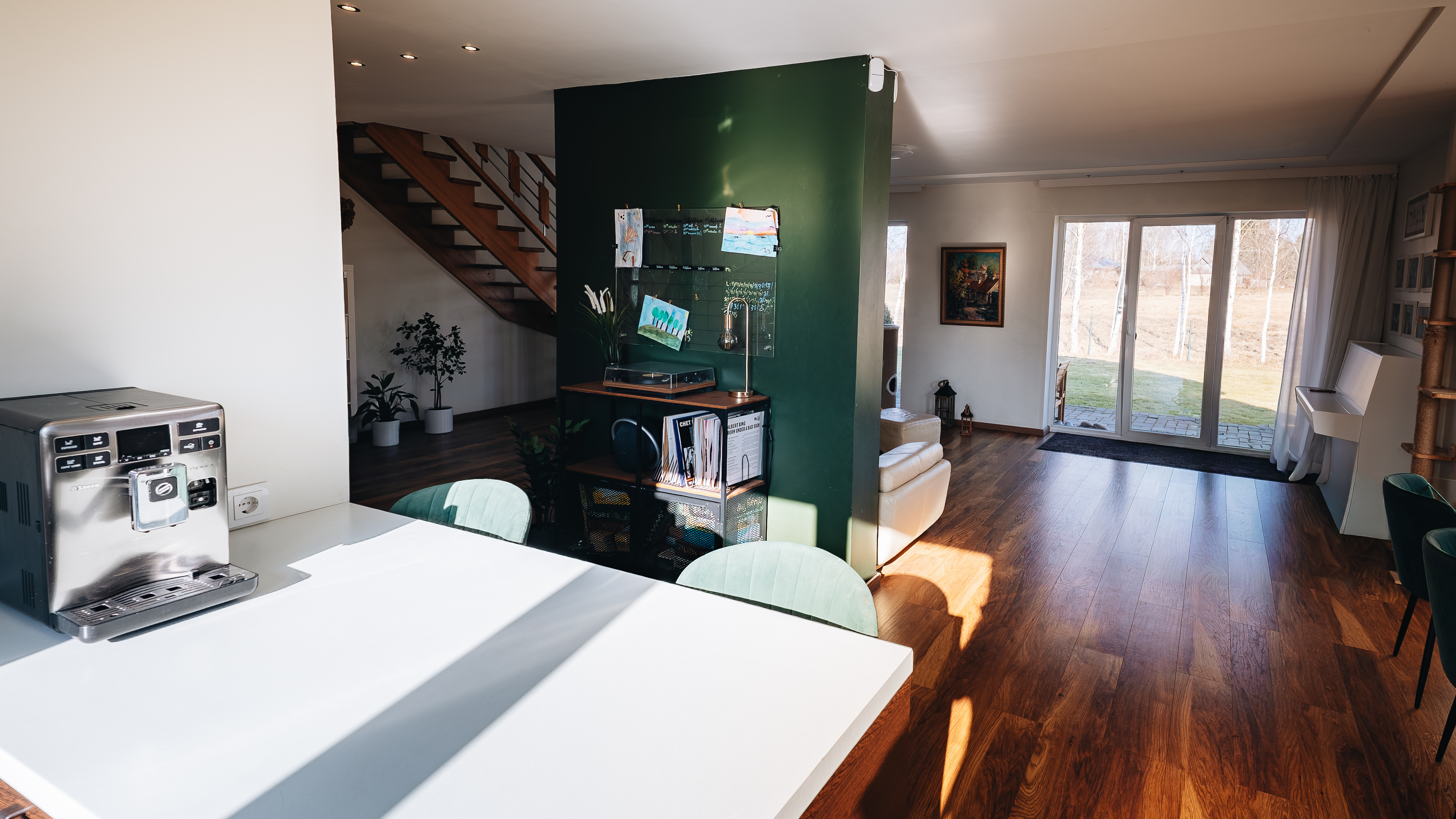 Pārdod māju, Gravu iela - Attēls 1