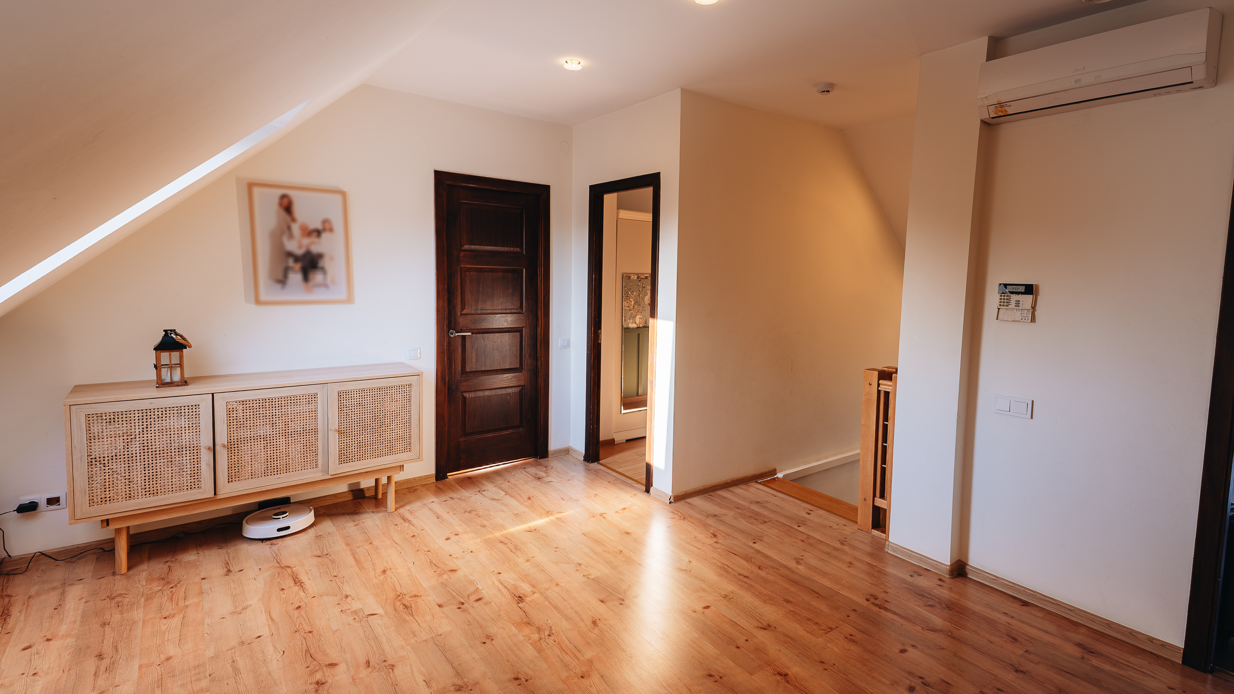 Pārdod māju, Gravu iela - Attēls 1