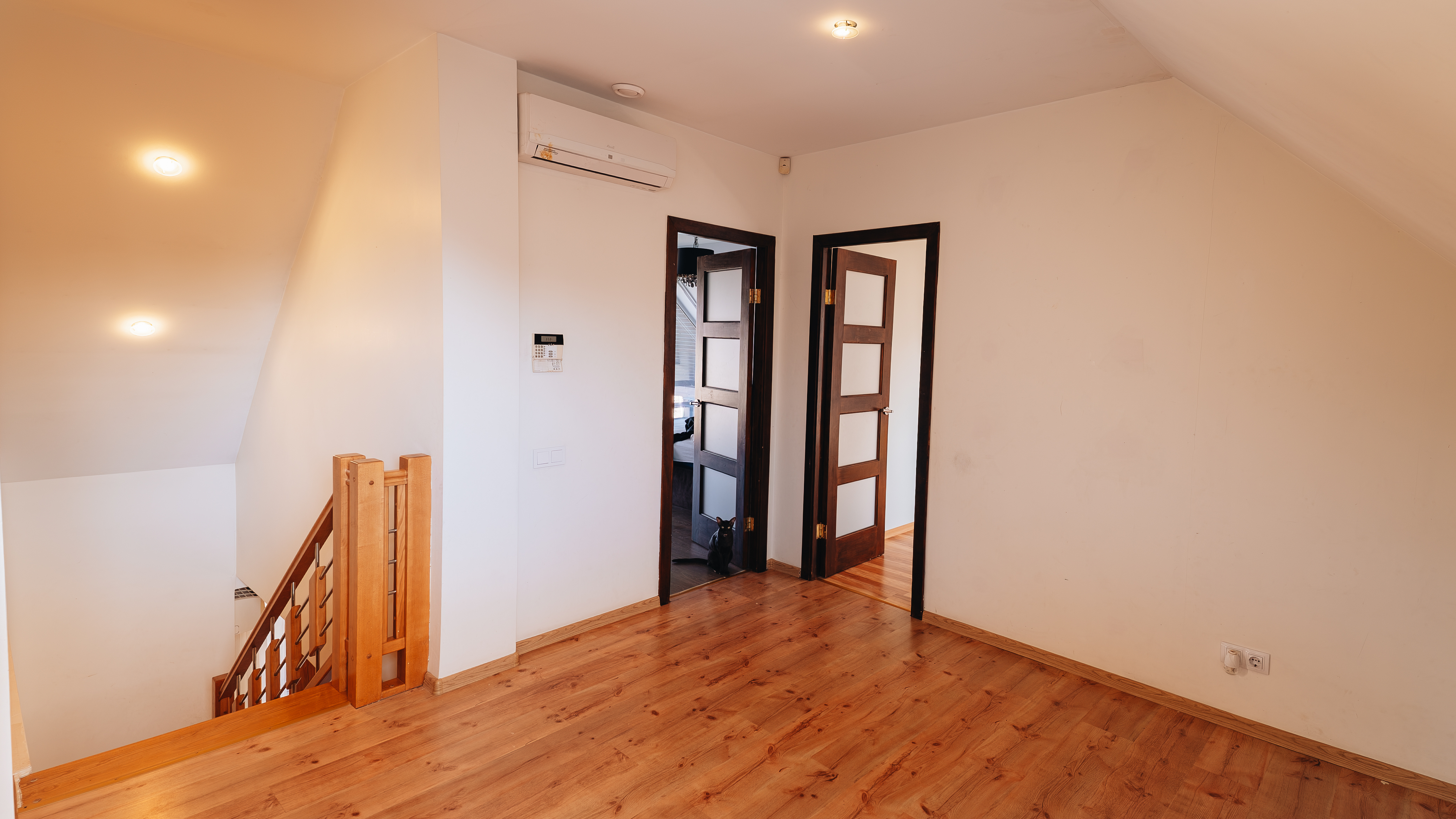 Pārdod māju, Gravu iela - Attēls 1