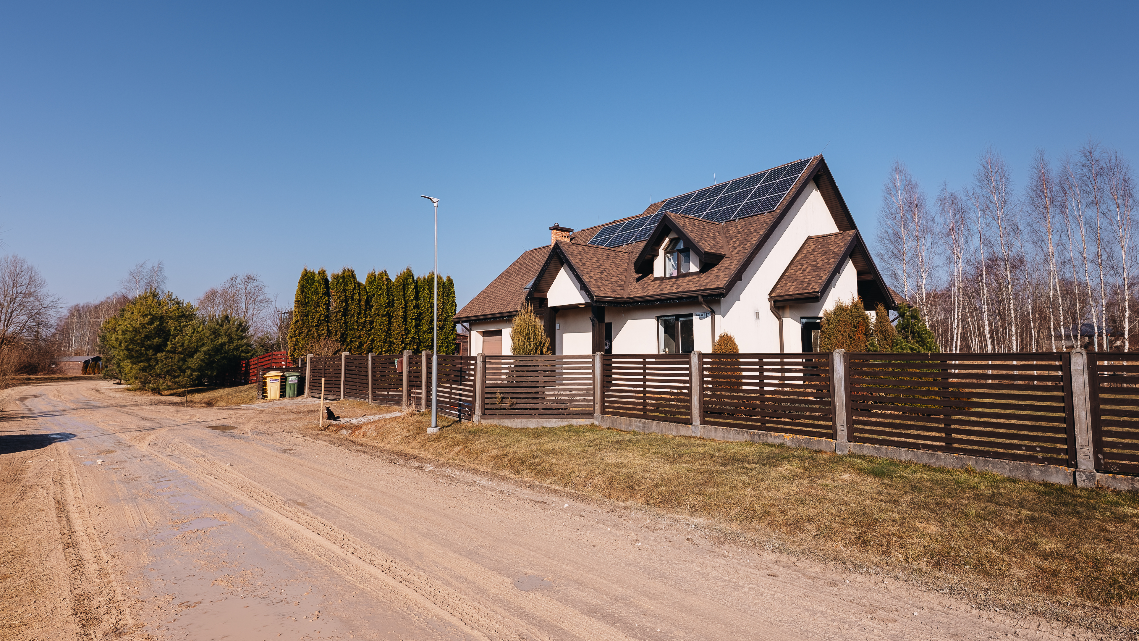 Pārdod māju, Gravu iela - Attēls 1