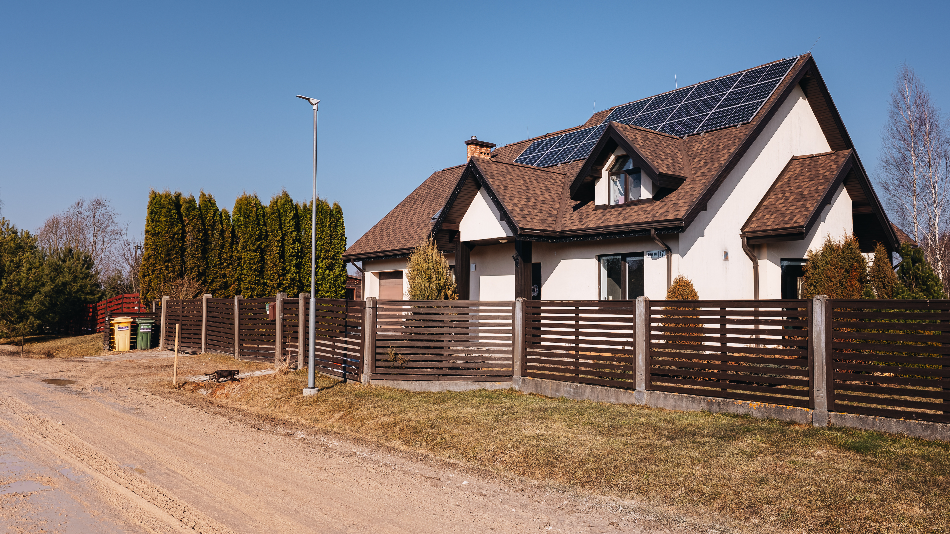 Pārdod māju, Gravu iela - Attēls 1