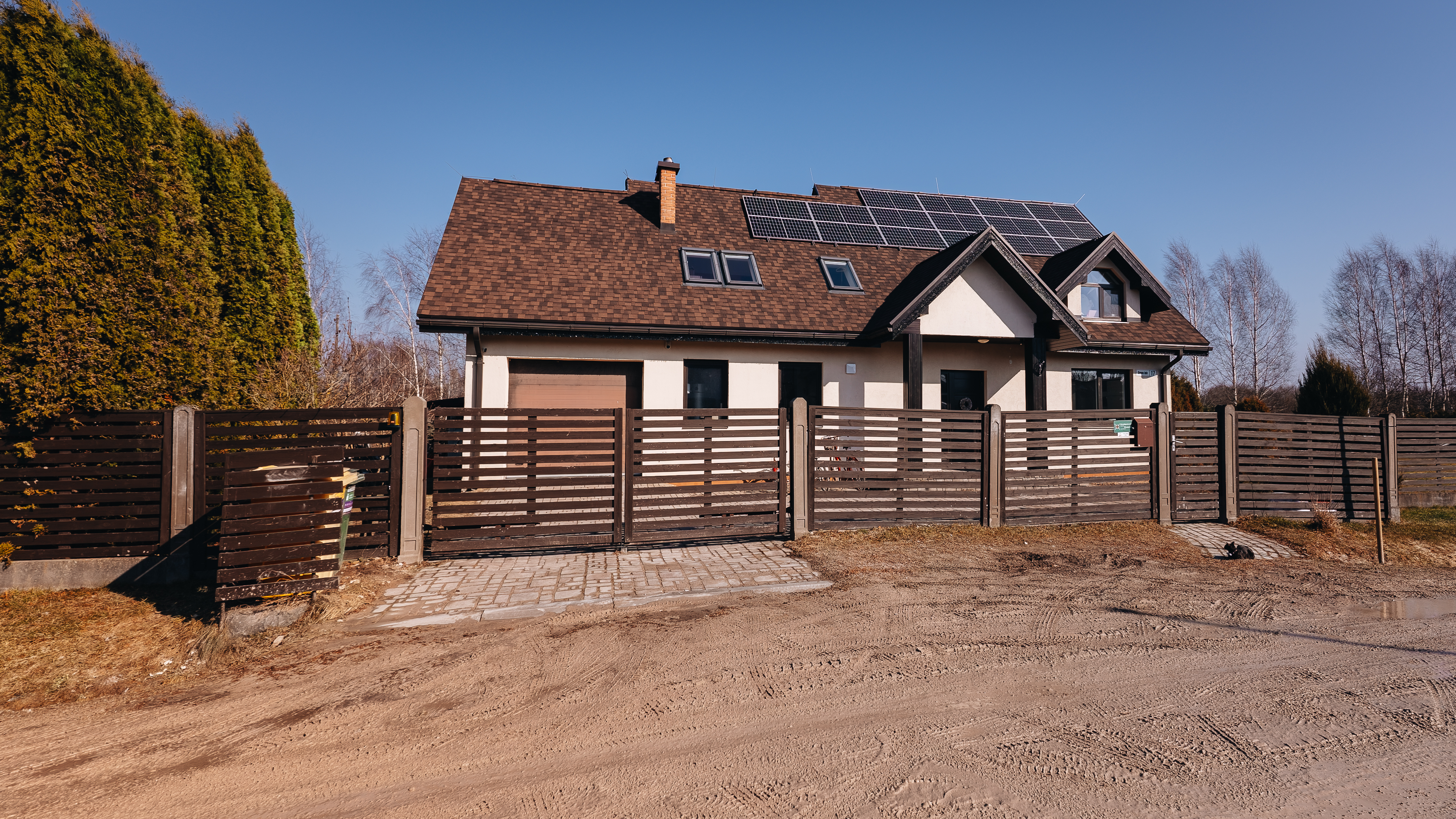 Pārdod māju, Gravu iela - Attēls 1