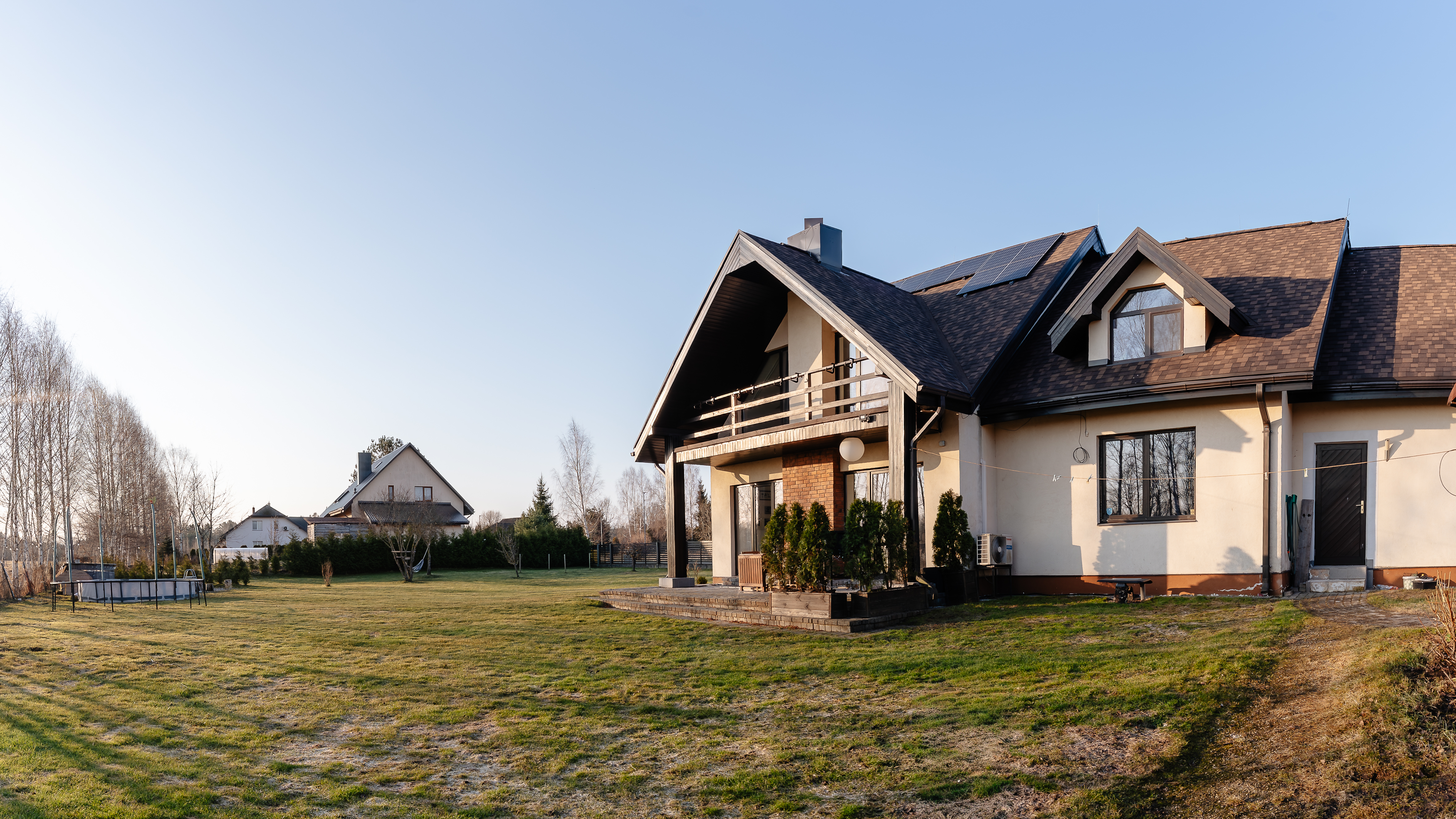 Pārdod māju, Gravu iela - Attēls 1