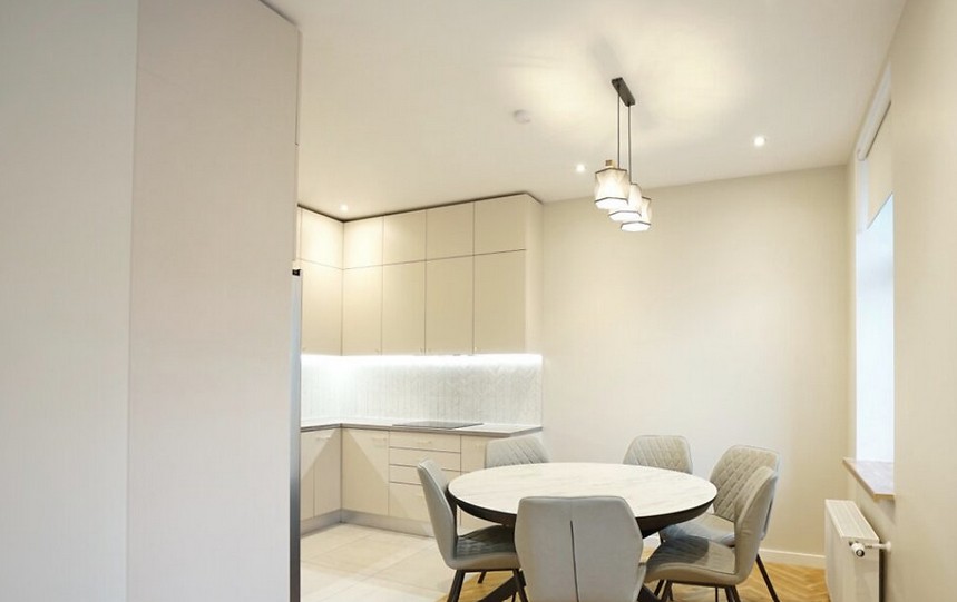 Pārdod māju, Tallinas iela - Attēls 1