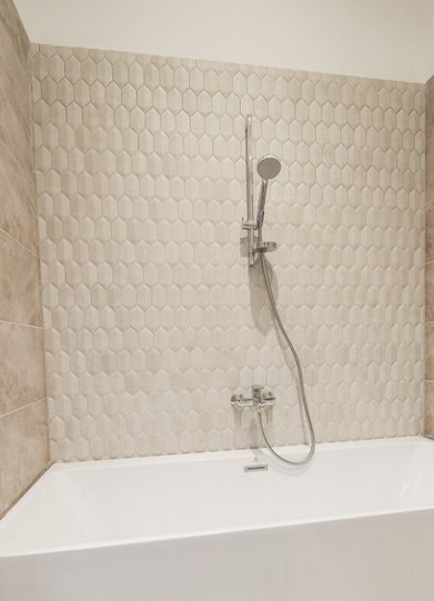 Pārdod māju, Tallinas iela - Attēls 1