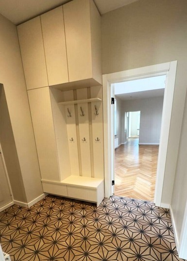 Pārdod māju, Tallinas iela - Attēls 1