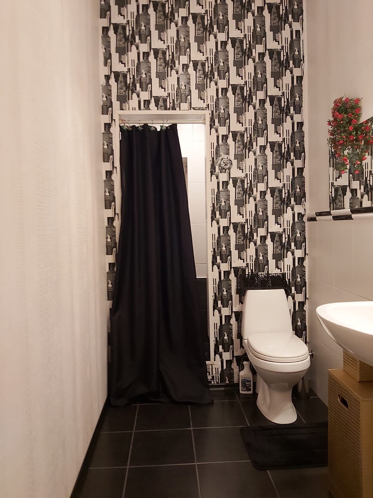 Pārdod māju, Vienības gatve - Attēls 1