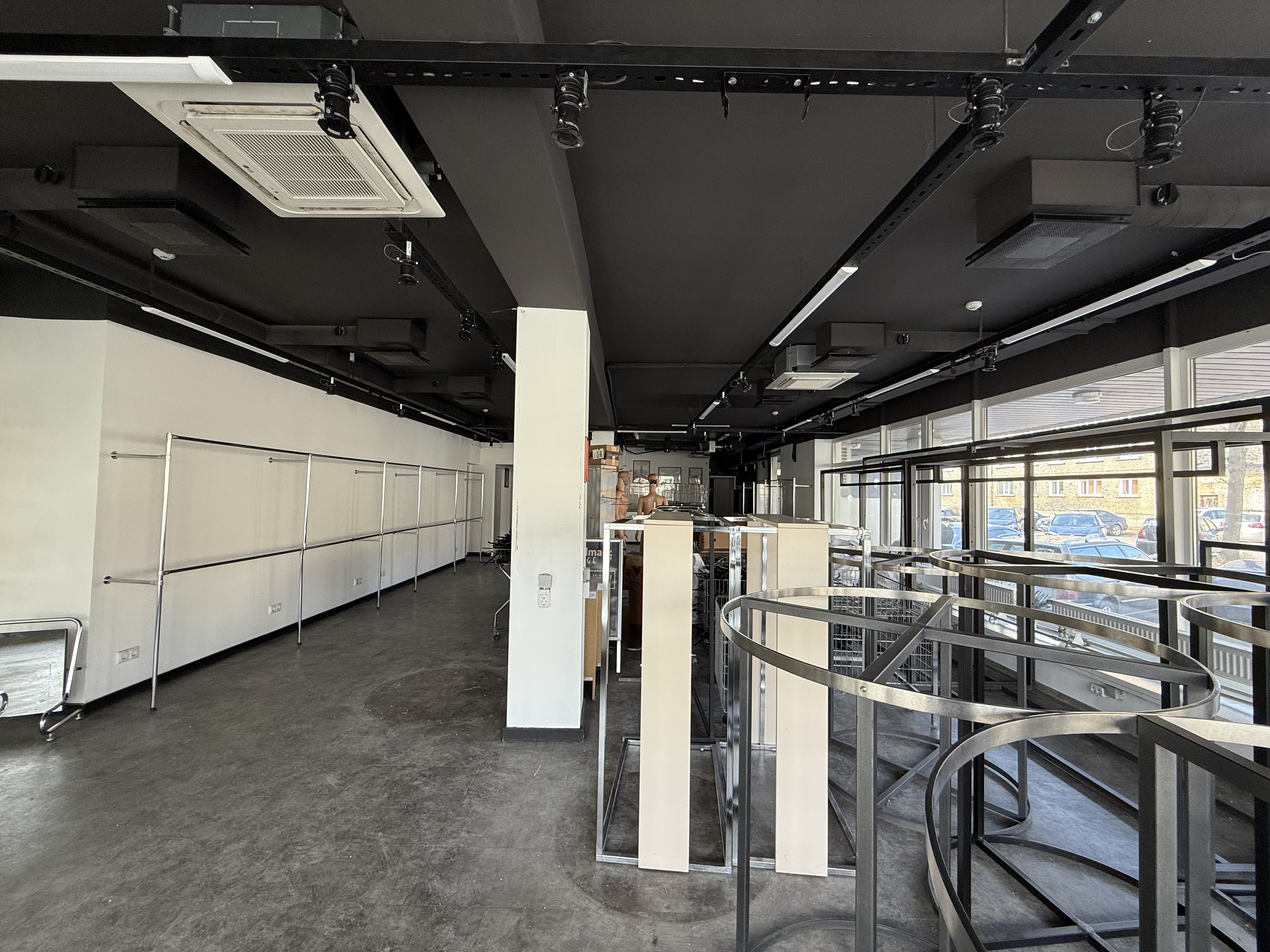 Iznomā tirdzniecības telpas, Raiņa iela - Attēls 1