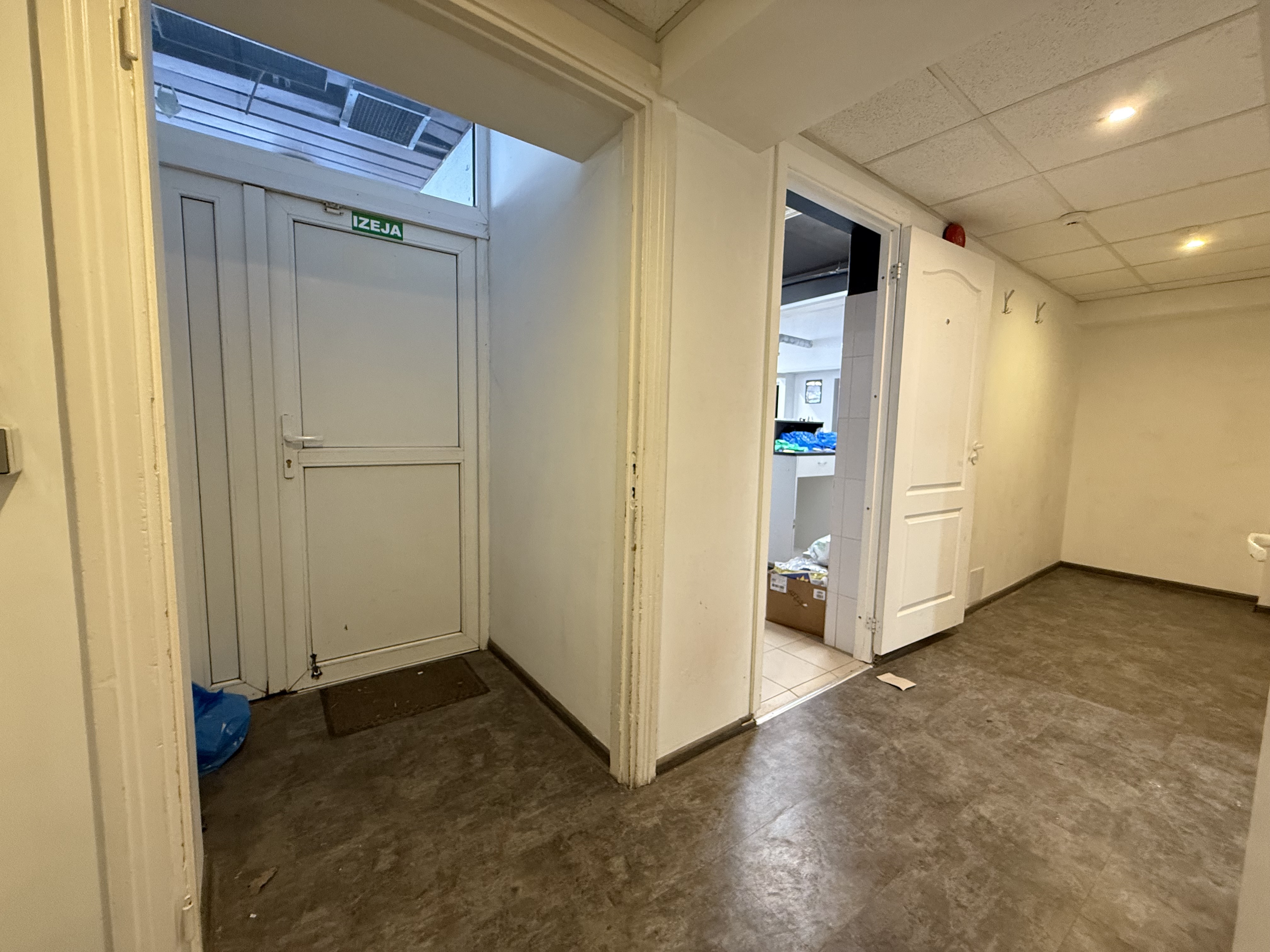 Iznomā tirdzniecības telpas, Raiņa iela - Attēls 1