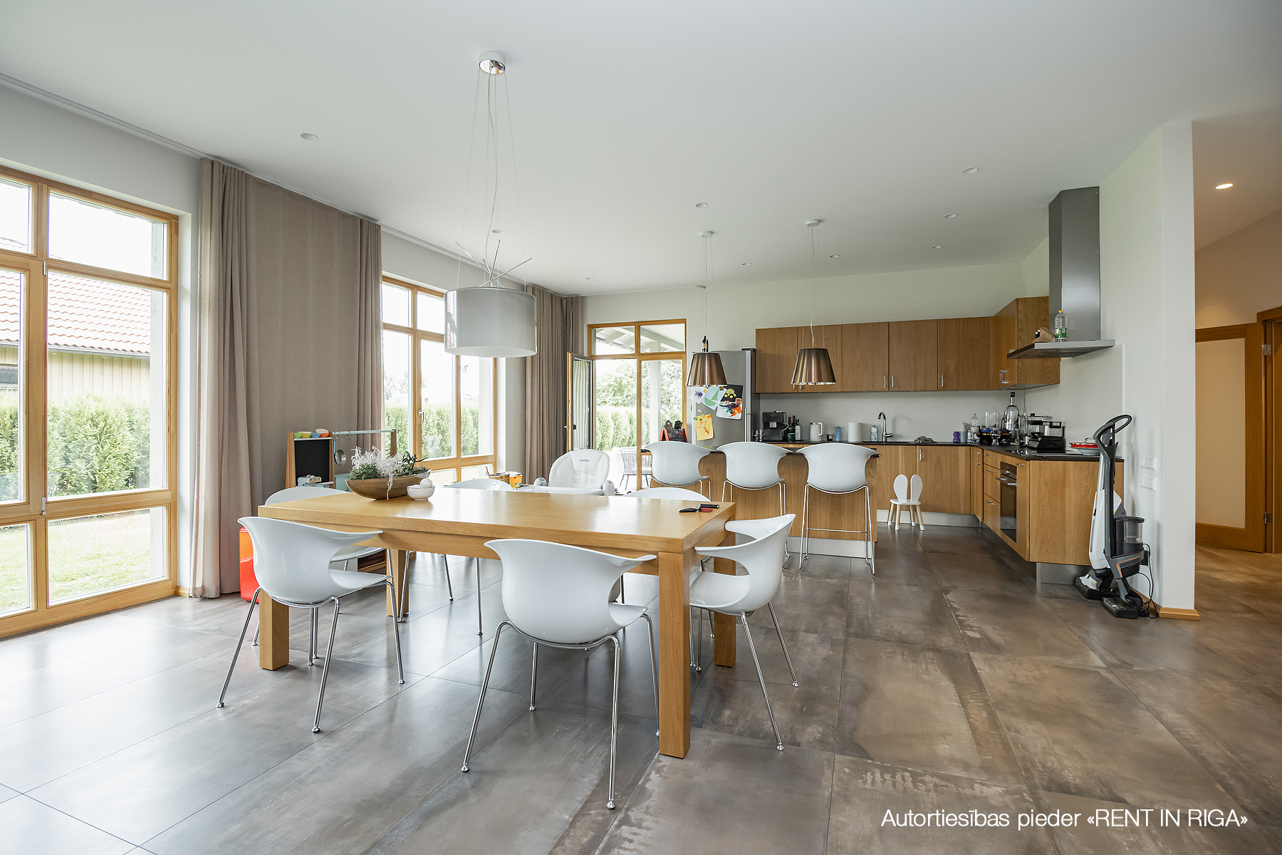 Izīrē māju, Skolas iela - Attēls 1