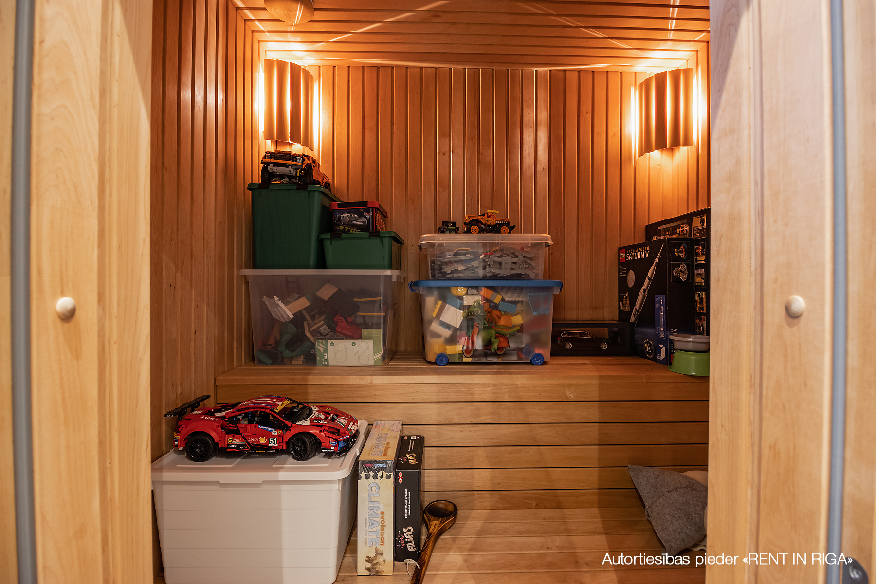 Izīrē māju, Skolas iela - Attēls 1