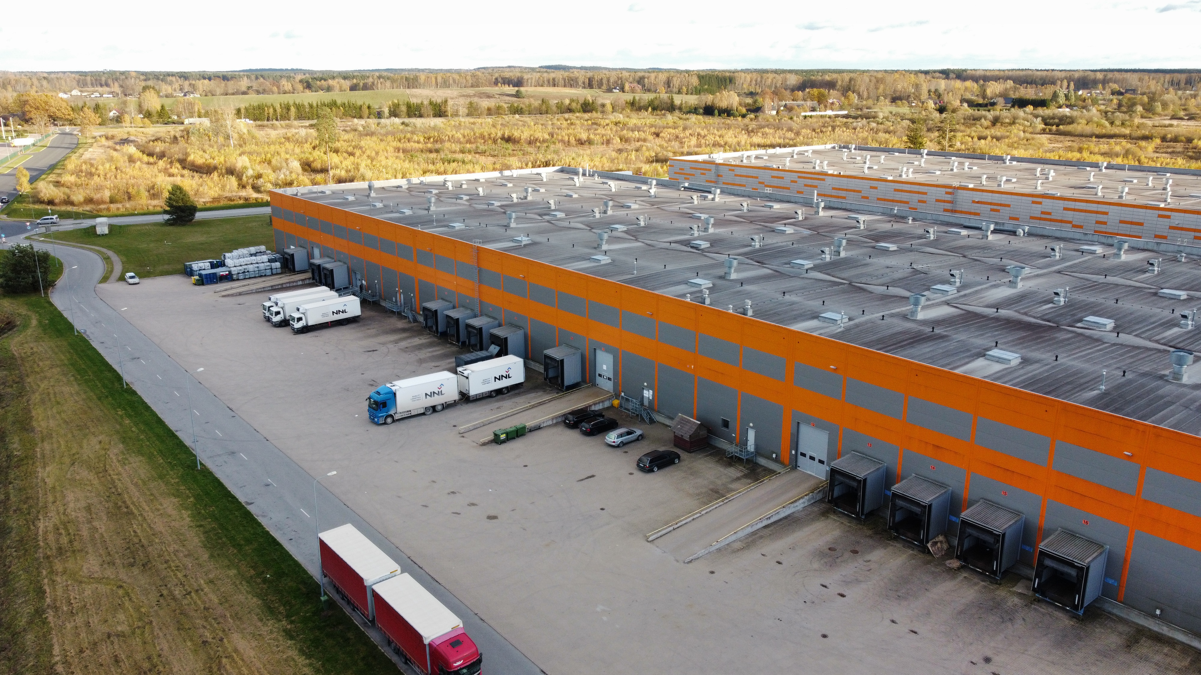 Iznomā noliktavu, Dominante iela - Attēls 1