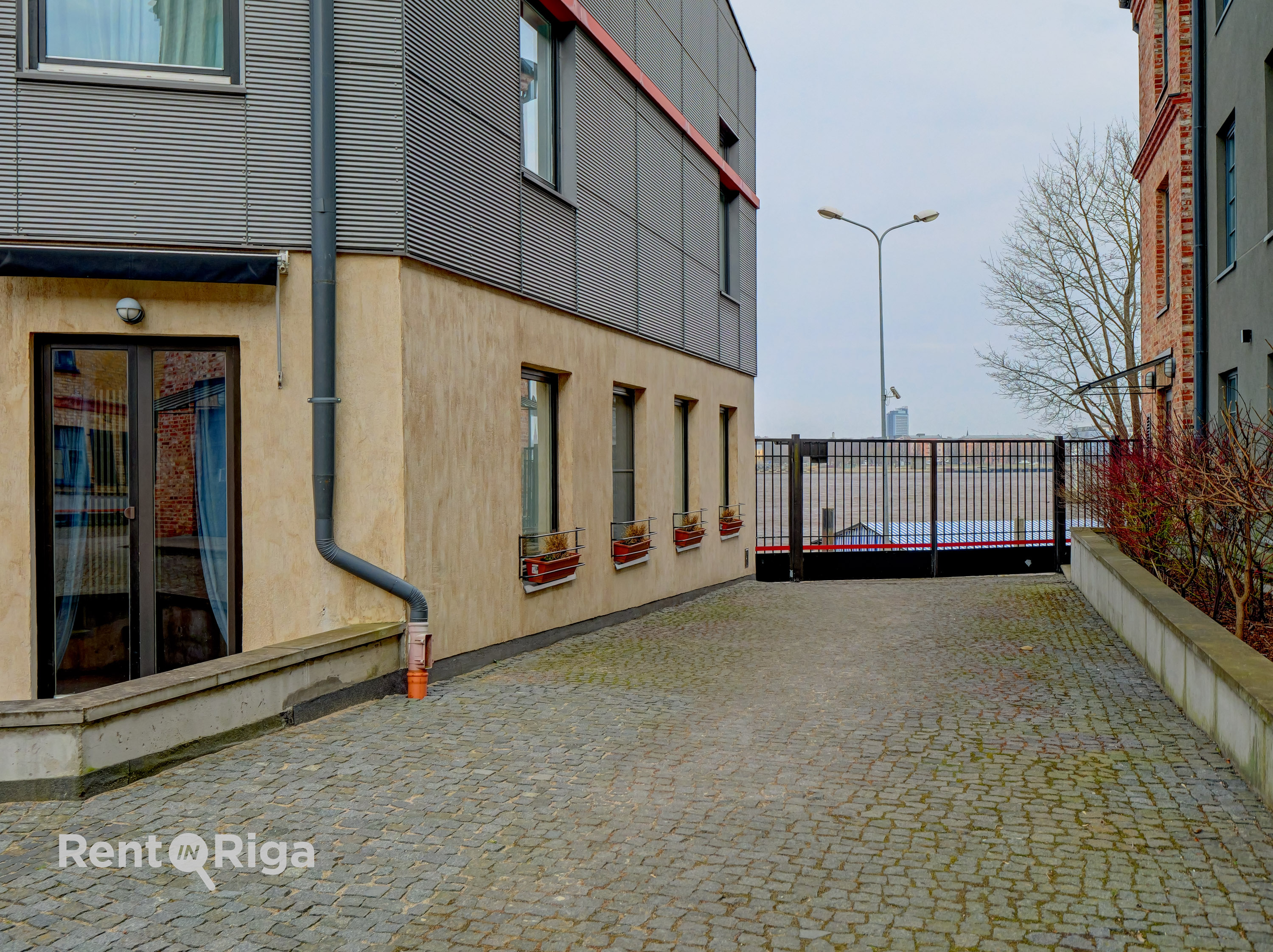 Pārdod dzīvokli, Balasta dambis iela 70D - Attēls 1