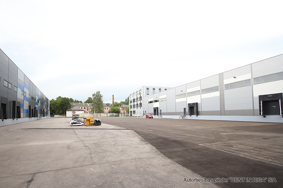 Iznomā noliktavu, Daugavgrīvas iela - Attēls 1