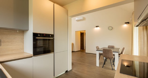 Izīrē māju, Jūras iela - Attēls 1