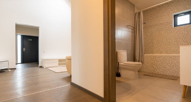 Izīrē māju, Jūras iela - Attēls 1