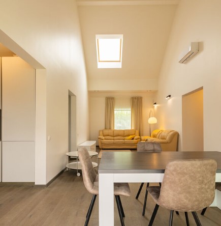 Izīrē māju, Jūras iela - Attēls 1