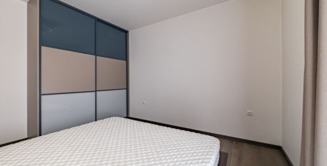 Izīrē māju, Jūras iela - Attēls 1