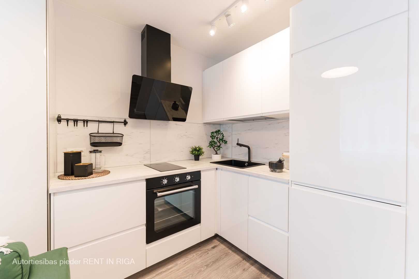 Pārdod dzīvokli, Ezermalas iela 4 - Attēls 1