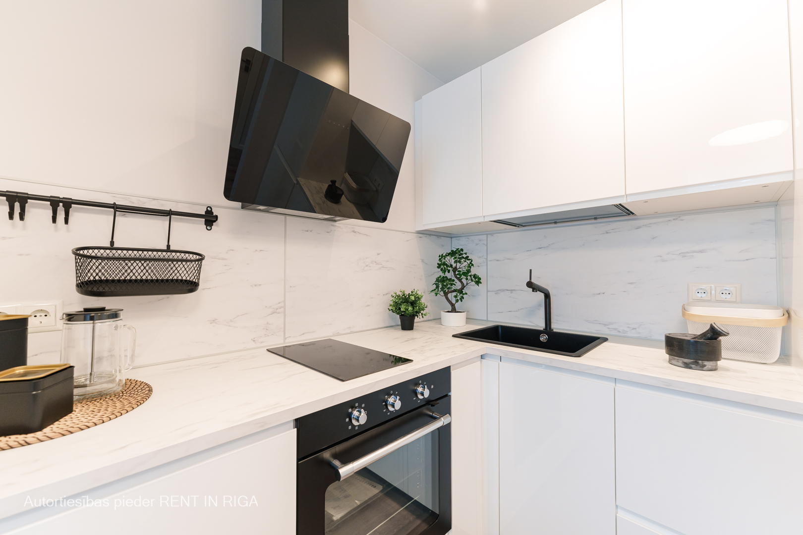 Pārdod dzīvokli, Ezermalas iela 4 - Attēls 1