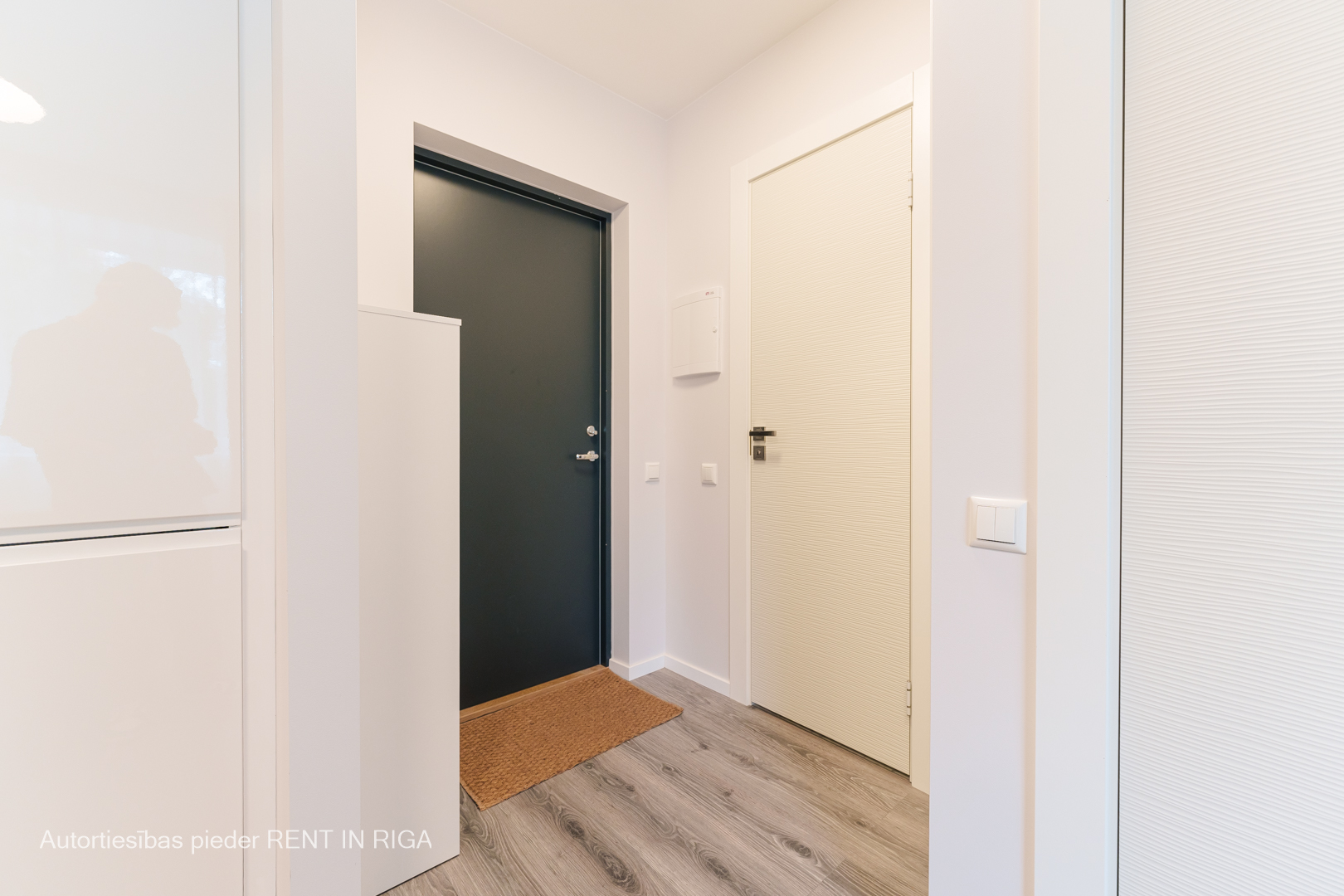 Pārdod dzīvokli, Ezermalas iela 4 - Attēls 1