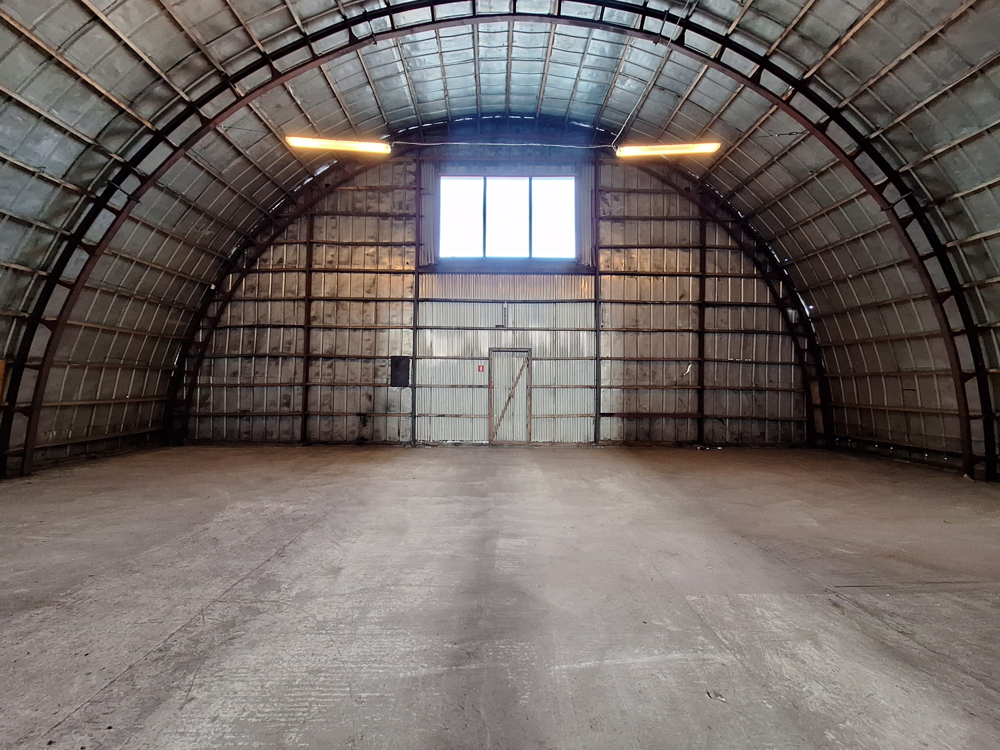 Iznomā noliktavu, Ganību dambis iela - Attēls 1