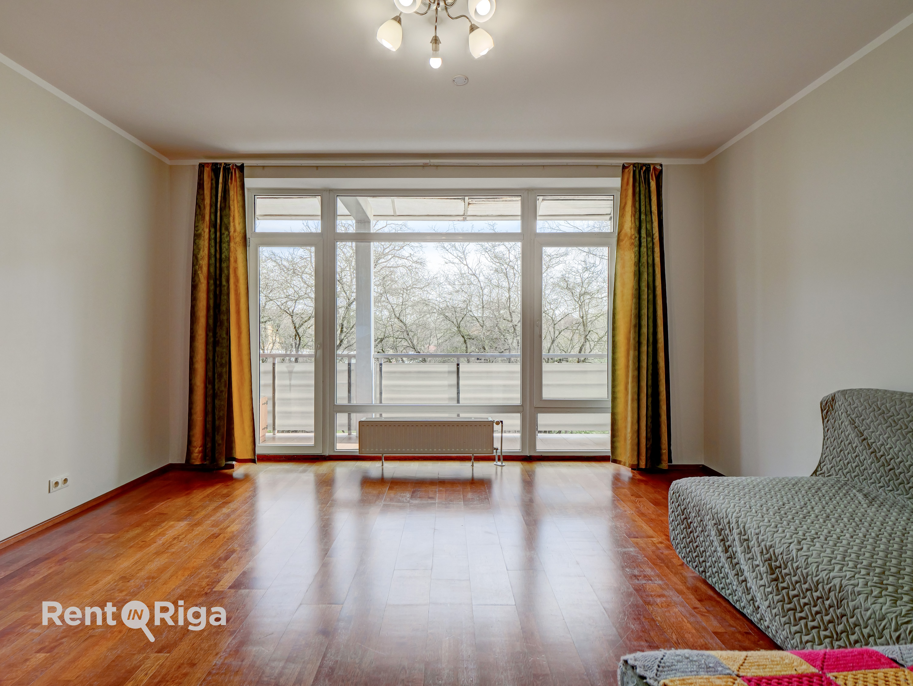 Pārdod dzīvokli, Lielā iela 19 - Attēls 1