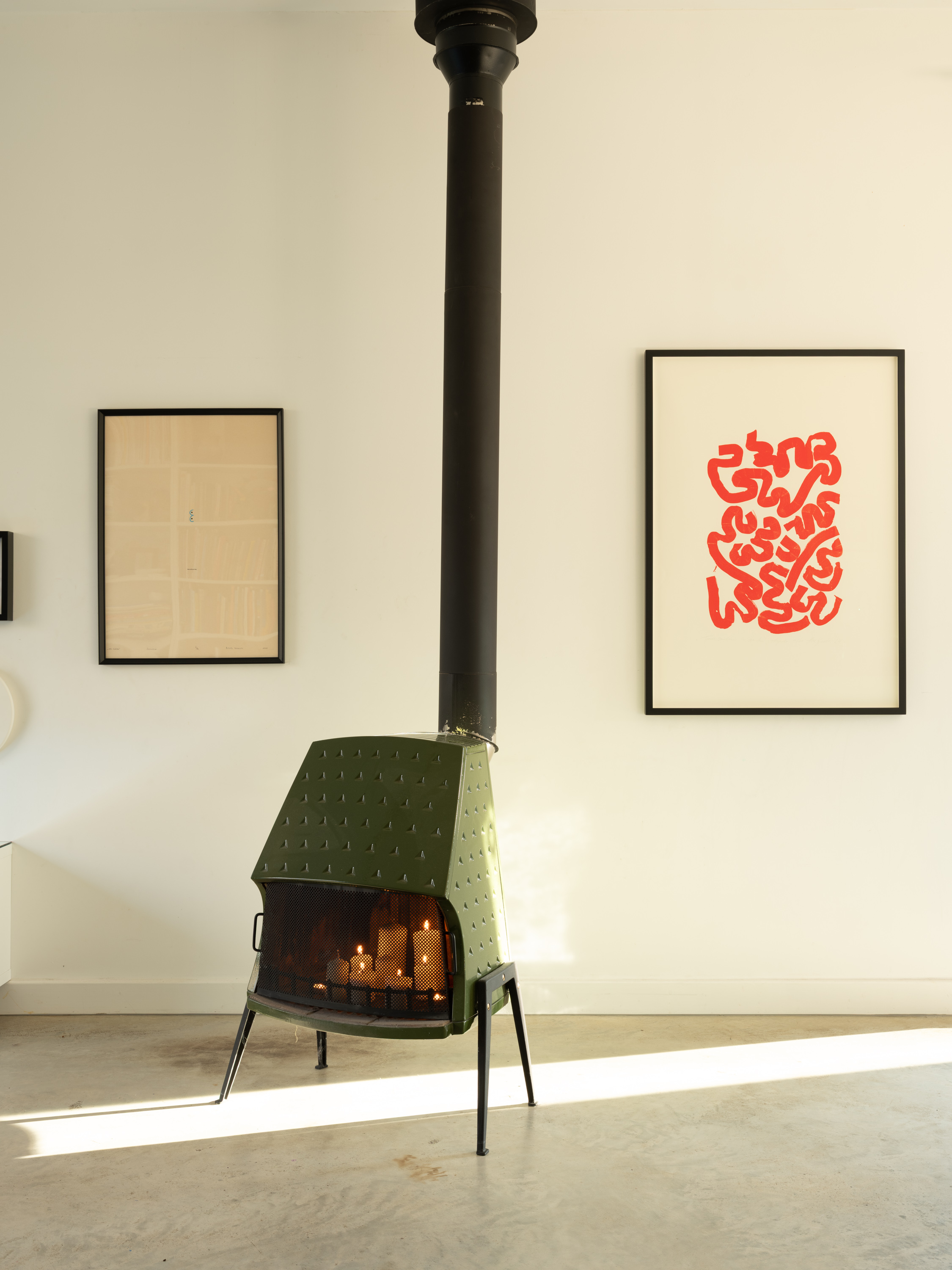 Pārdod māju, Codes iela - Attēls 1