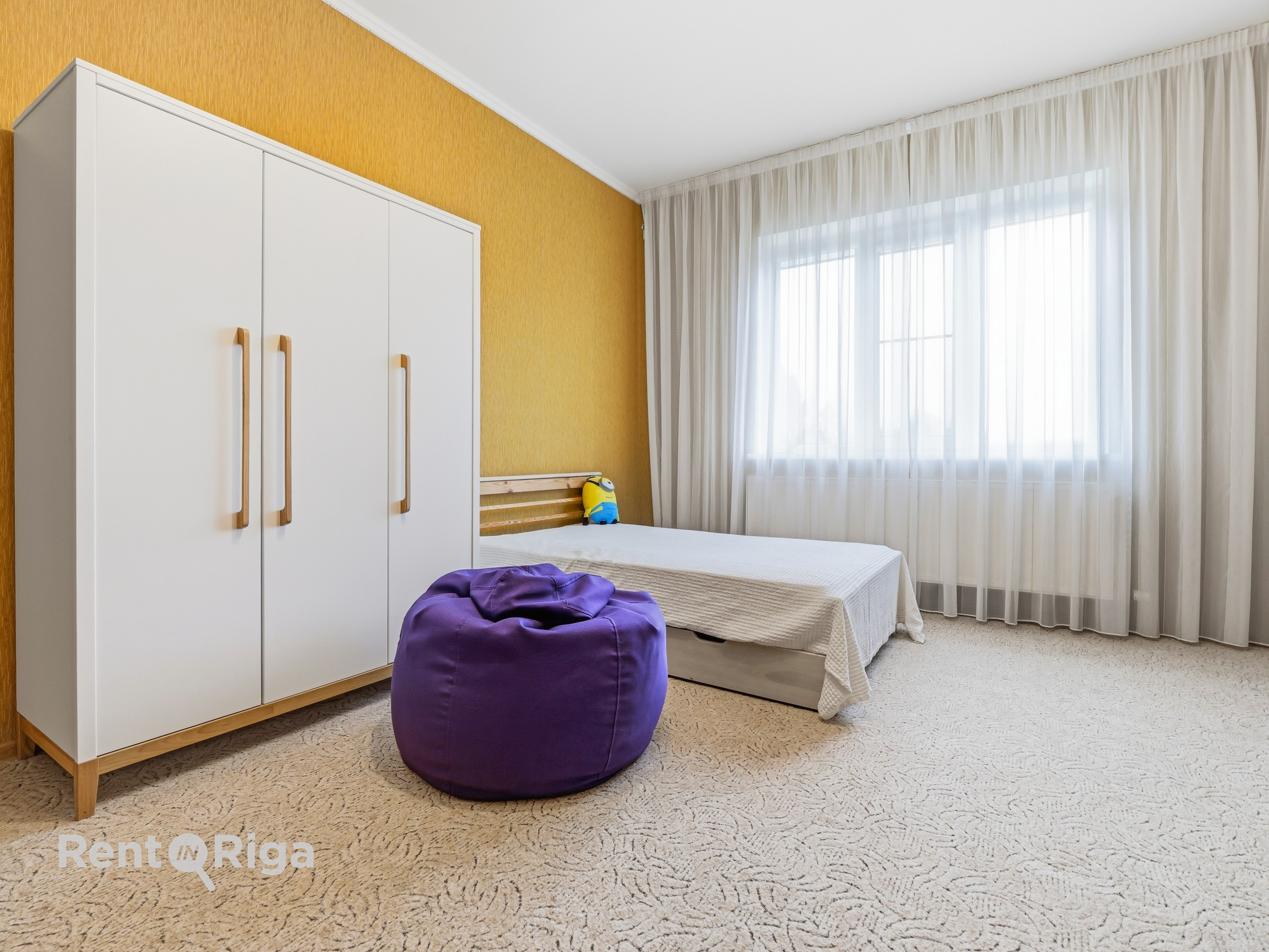 Izīrē māju, Spilves iela - Attēls 1