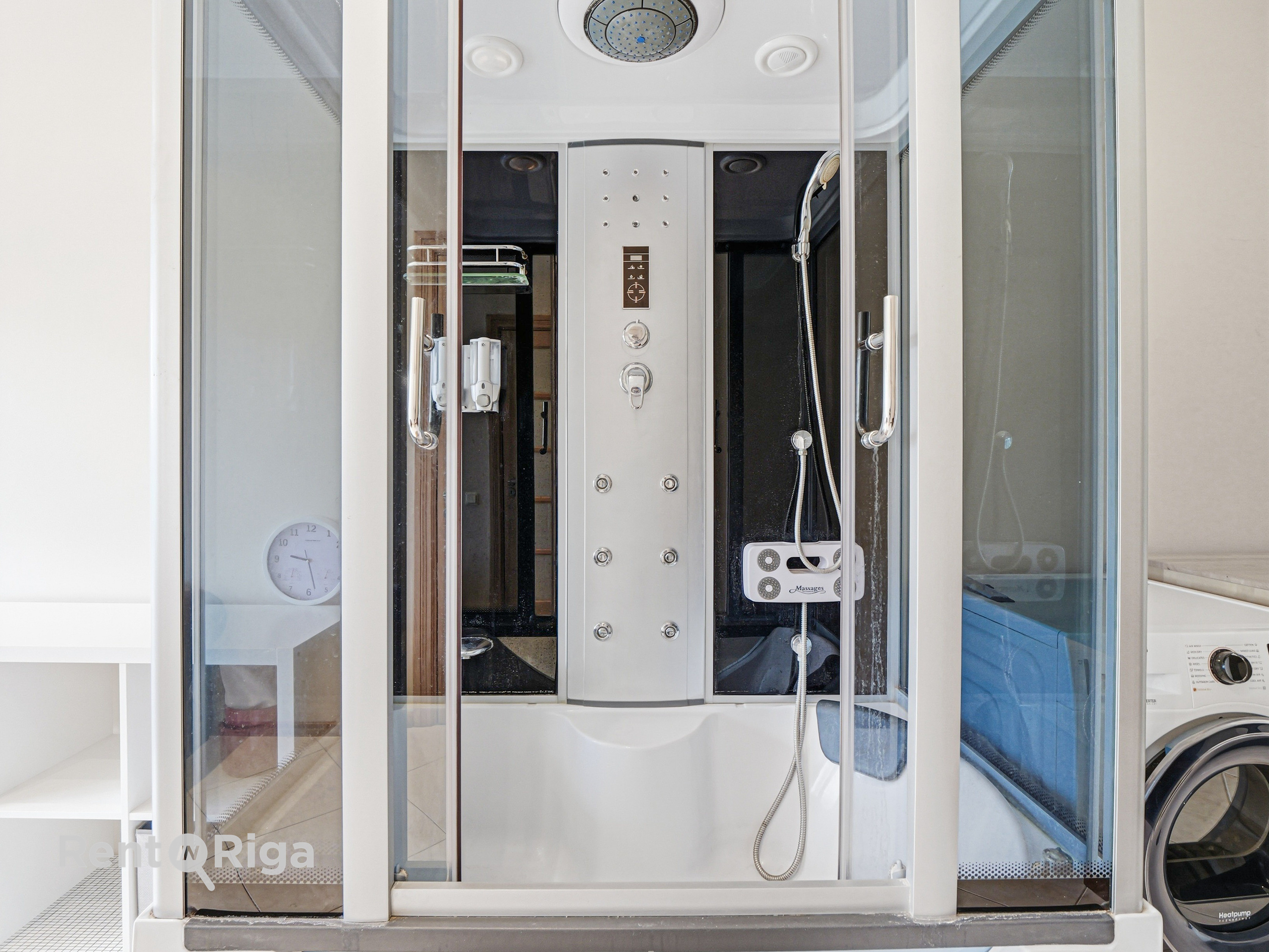 Izīrē māju, Spilves iela - Attēls 1