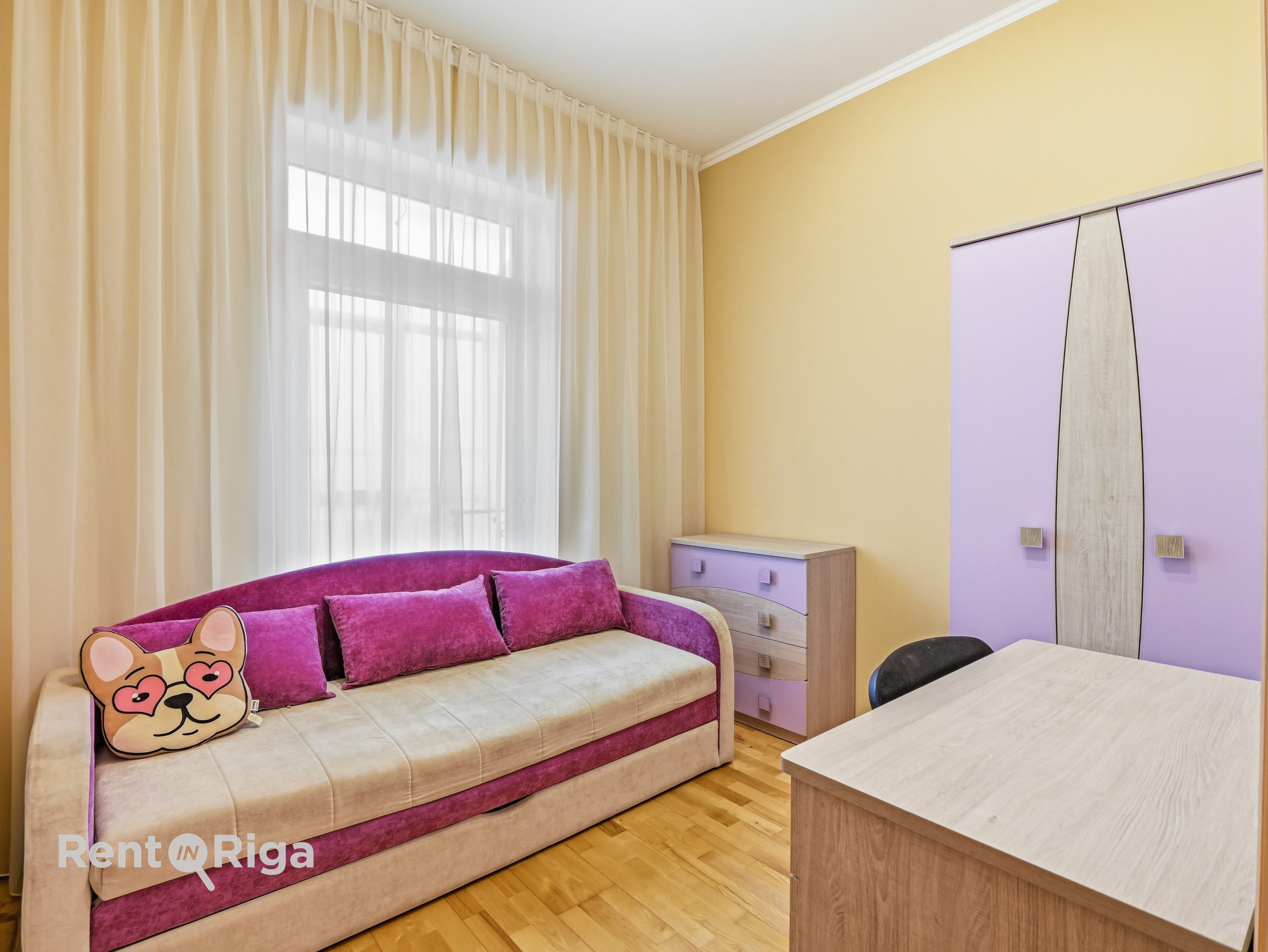 Izīrē māju, Spilves iela - Attēls 1