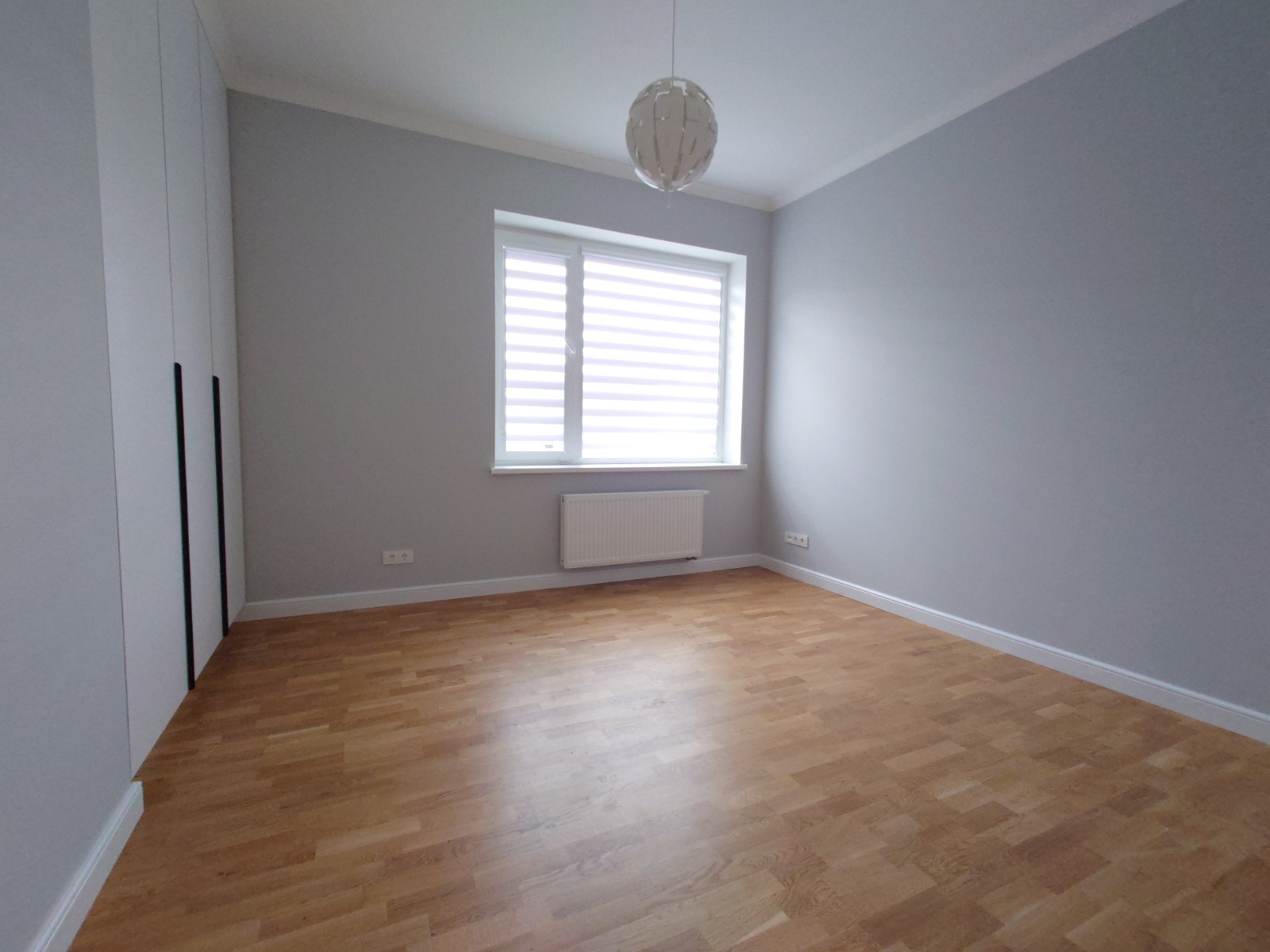 Izīrē māju, Lielā iela - Attēls 1