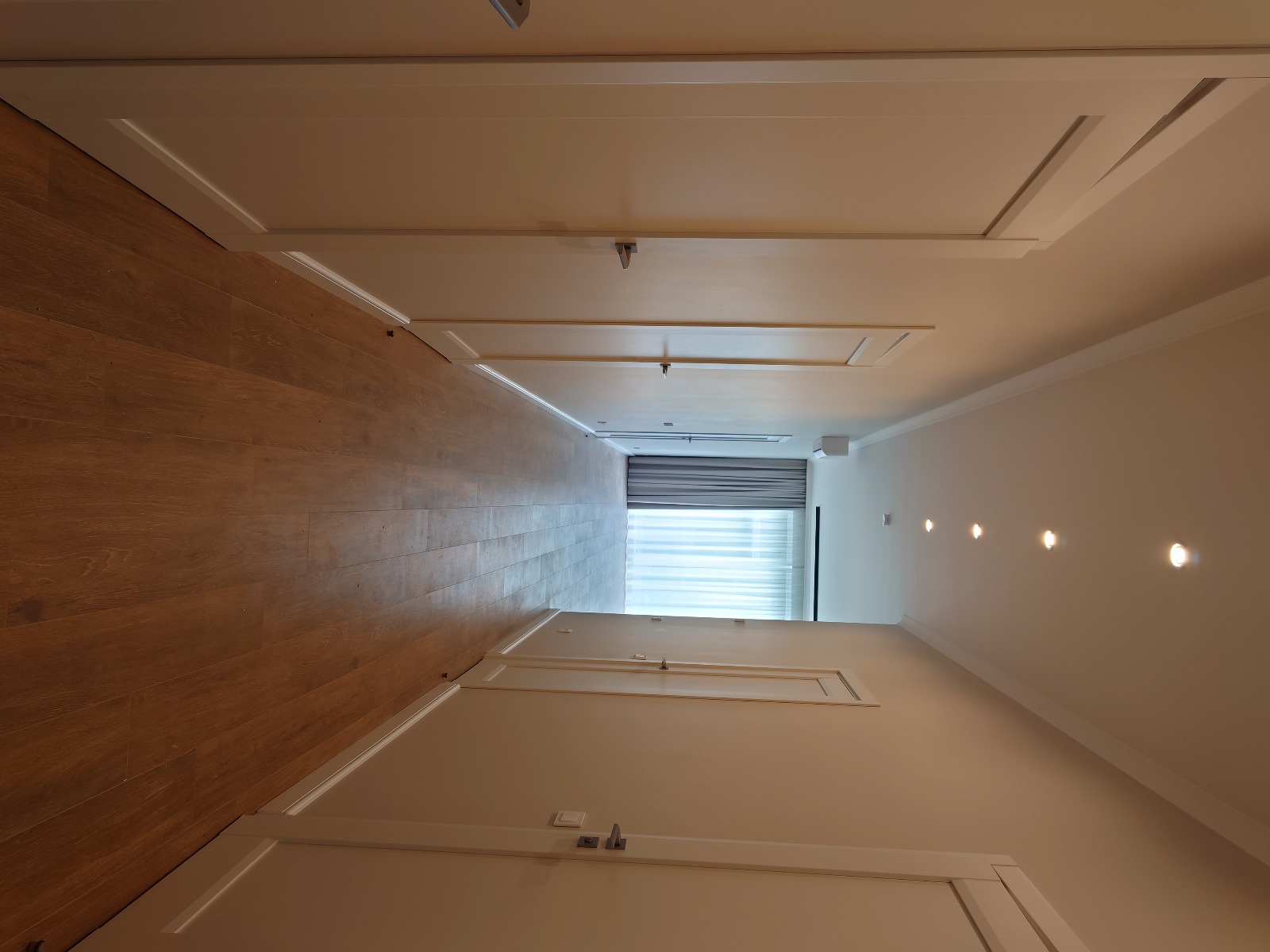 Izīrē māju, Lielā iela - Attēls 1