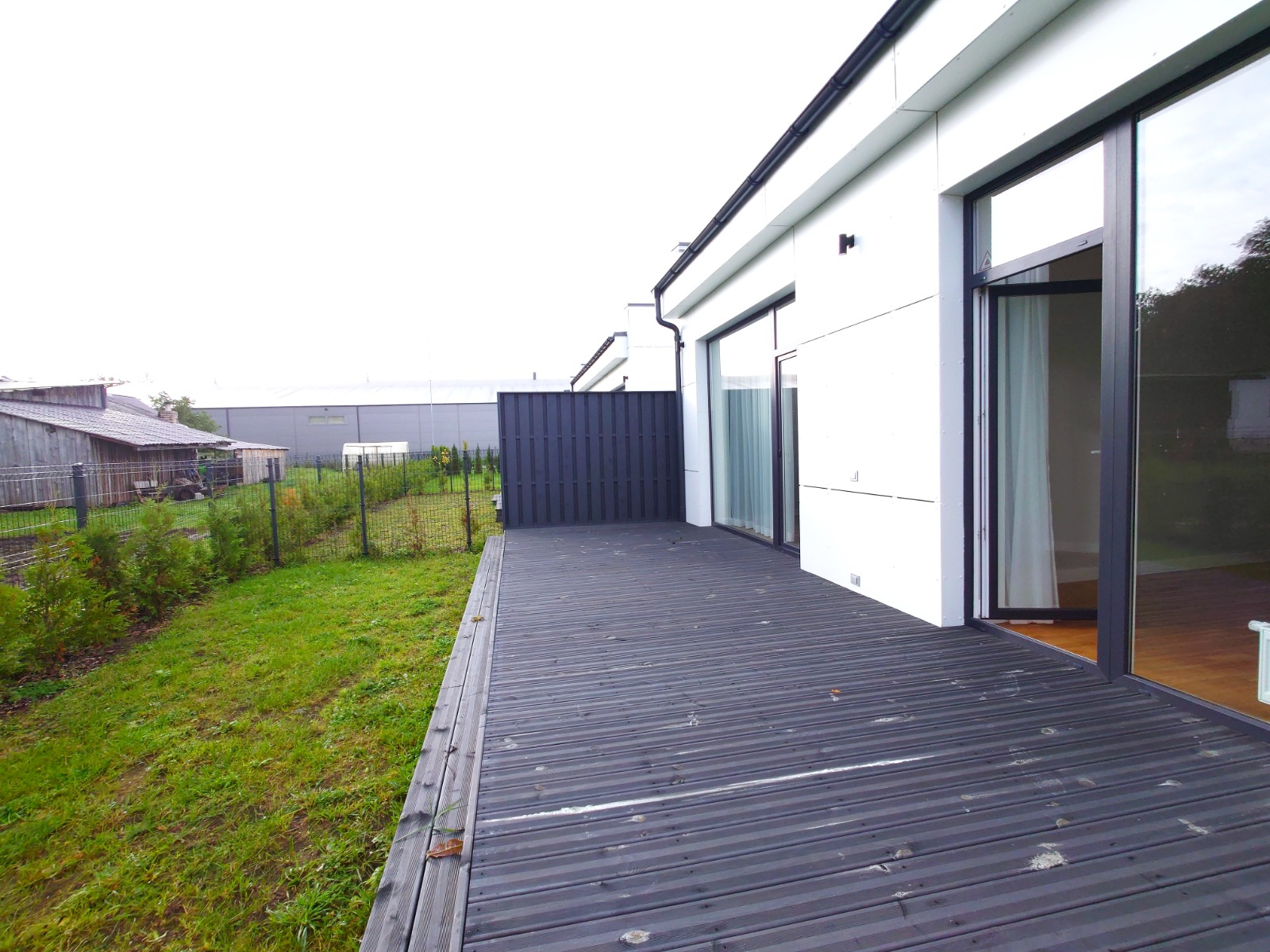 Izīrē māju, Lielā iela - Attēls 1