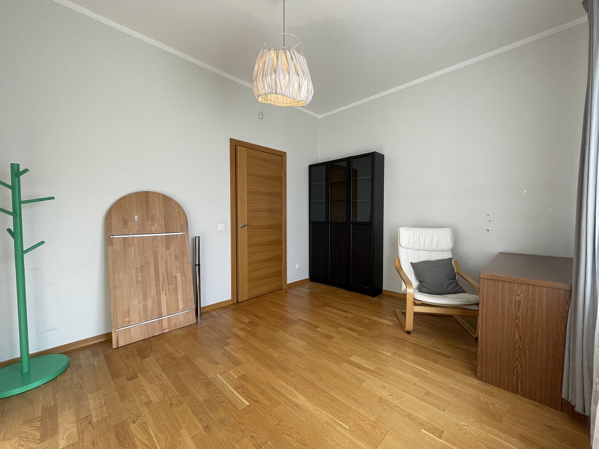 Pārdod māju, Grodu iela - Attēls 1