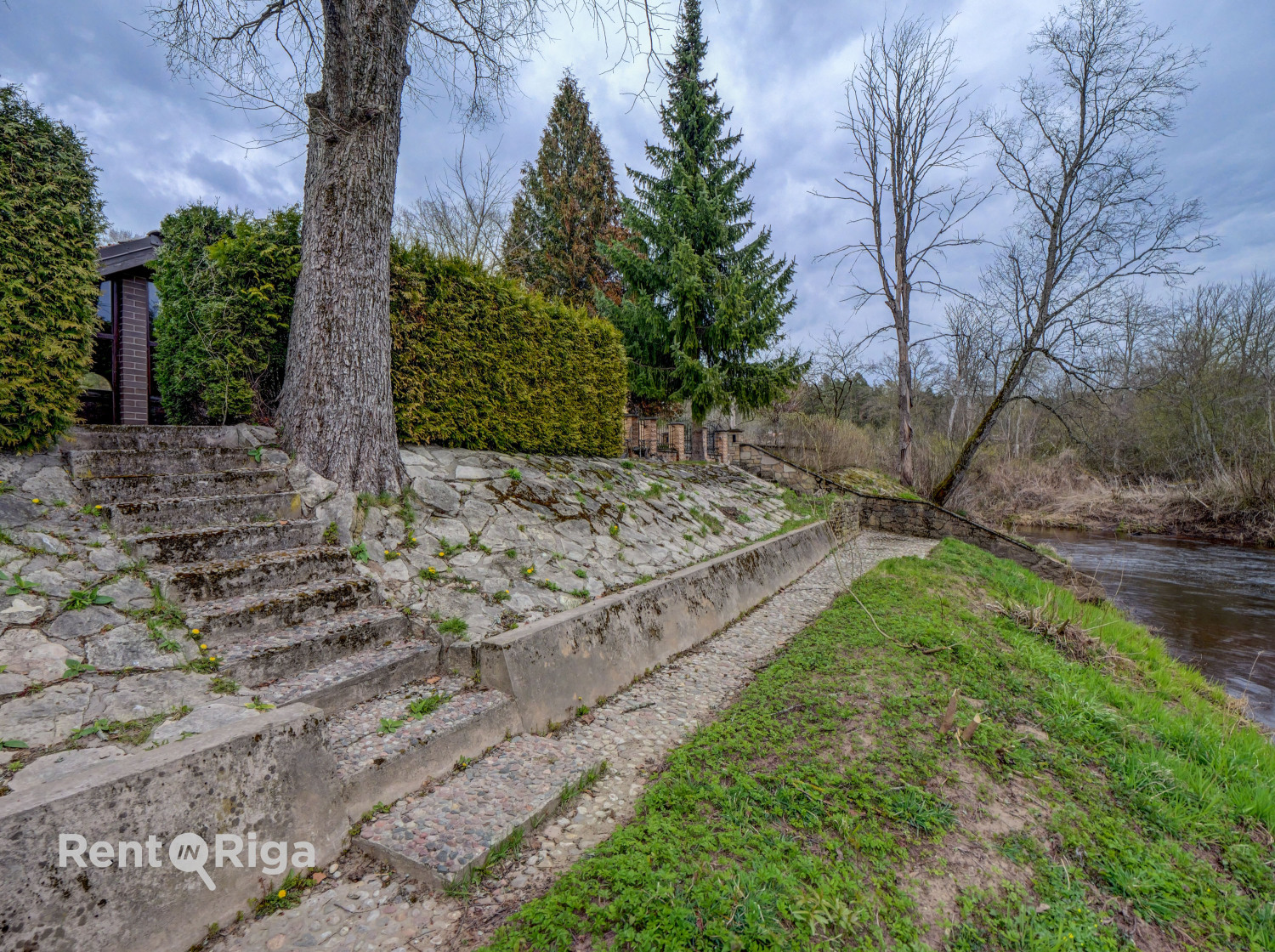 Pārdod māju, Salenieki iela - Attēls 1
