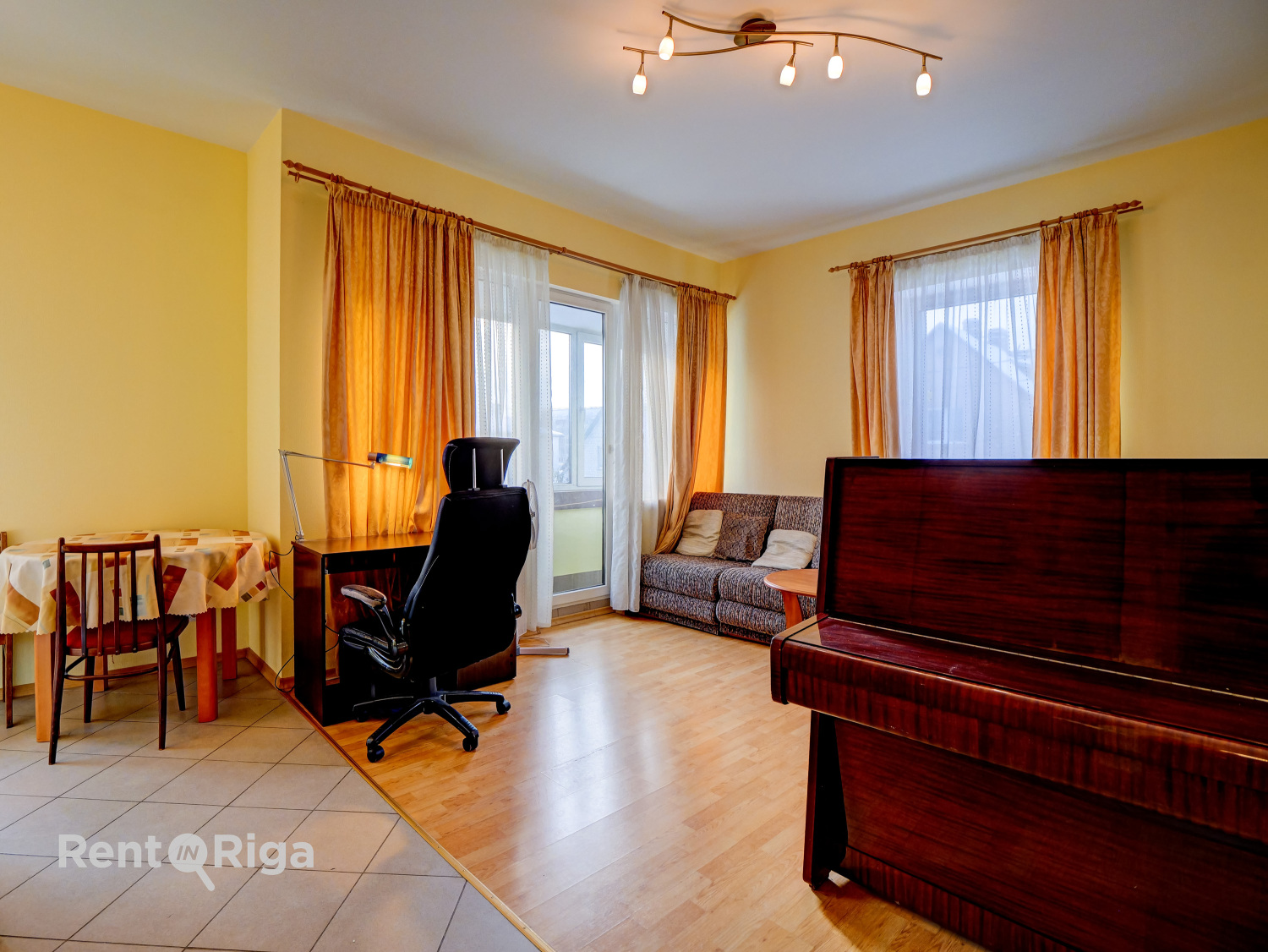 Pārdod māju, Steigas iela - Attēls 1