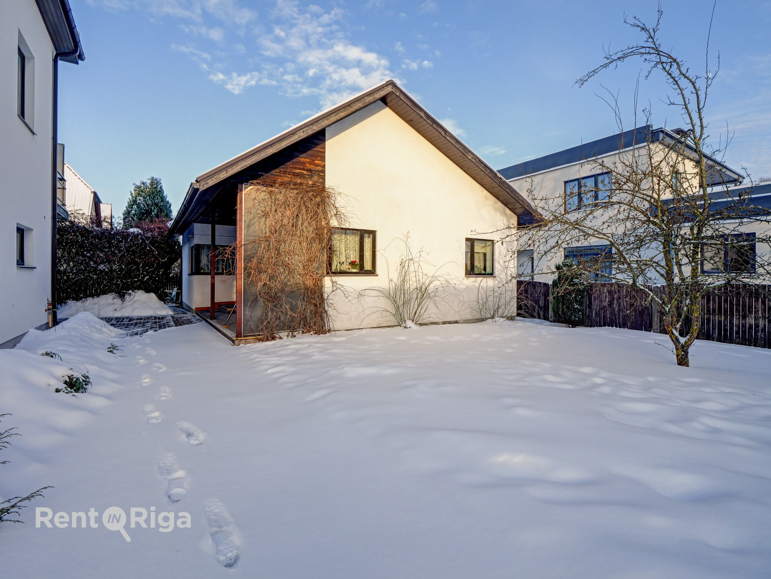 Pārdod māju, Steigas iela - Attēls 1