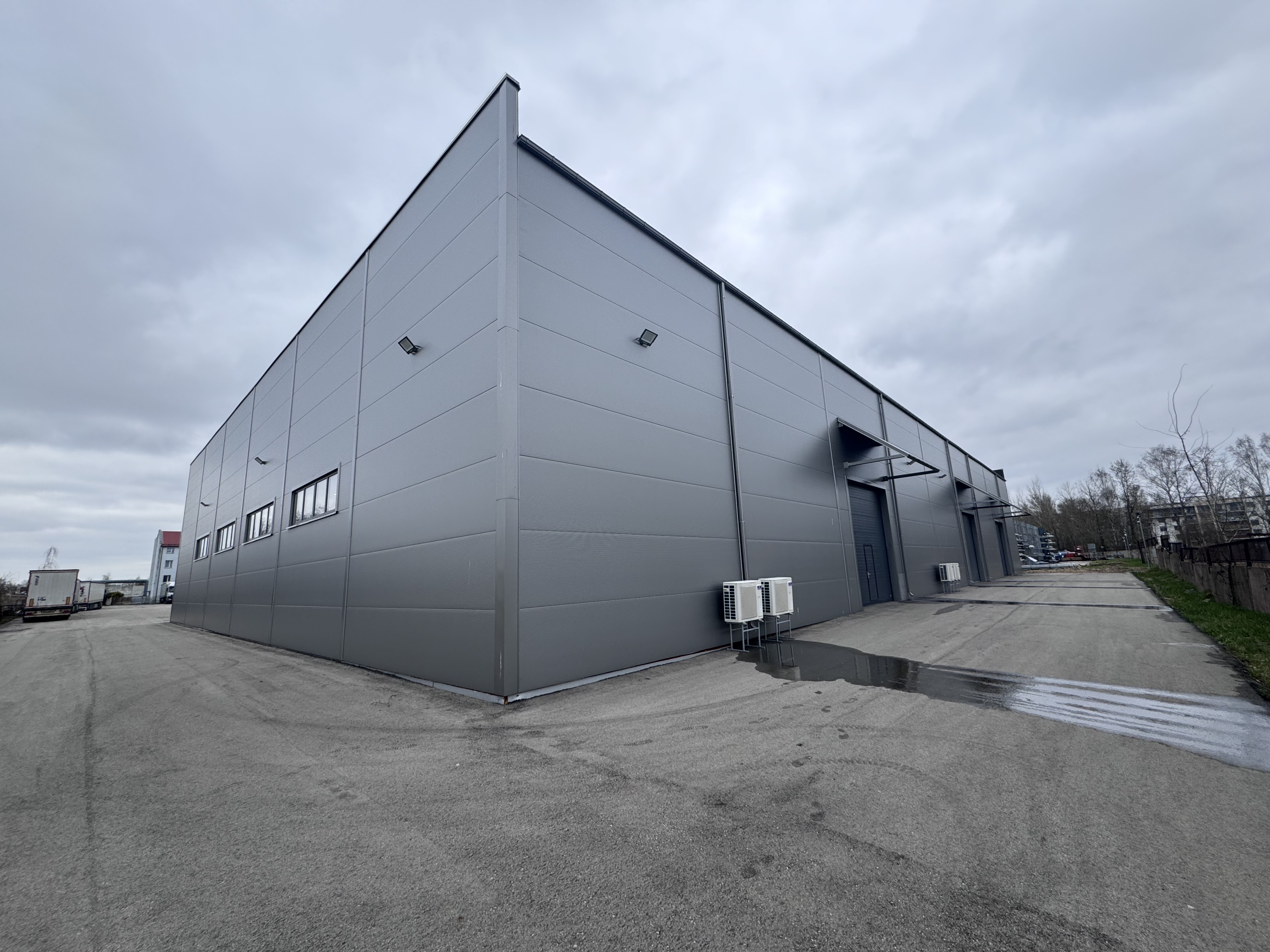 Iznomā noliktavu, Rītausmas iela - Attēls 1