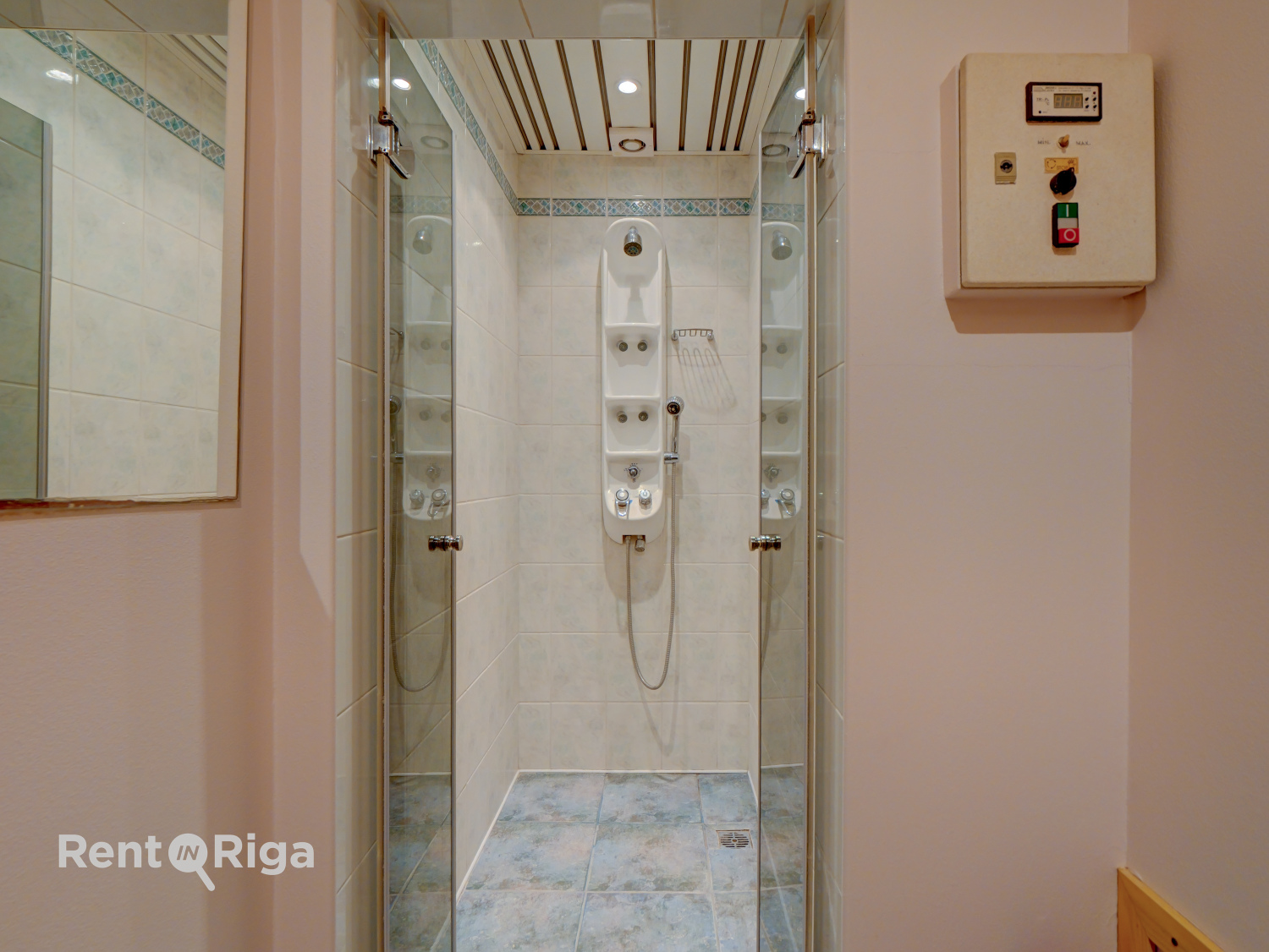 Pārdod māju, Salienieki iela - Attēls 1