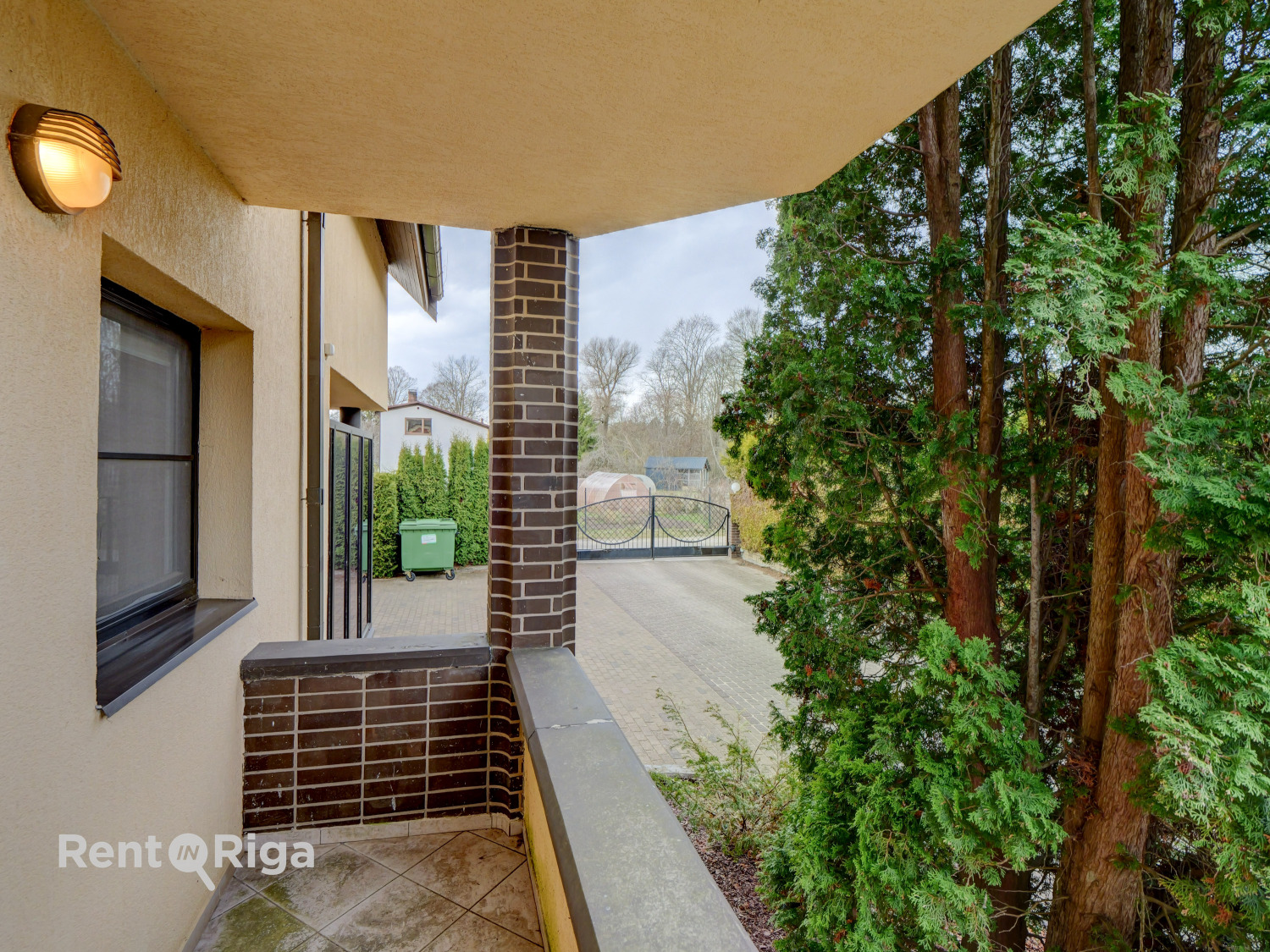 Pārdod māju, Salienieki iela - Attēls 1