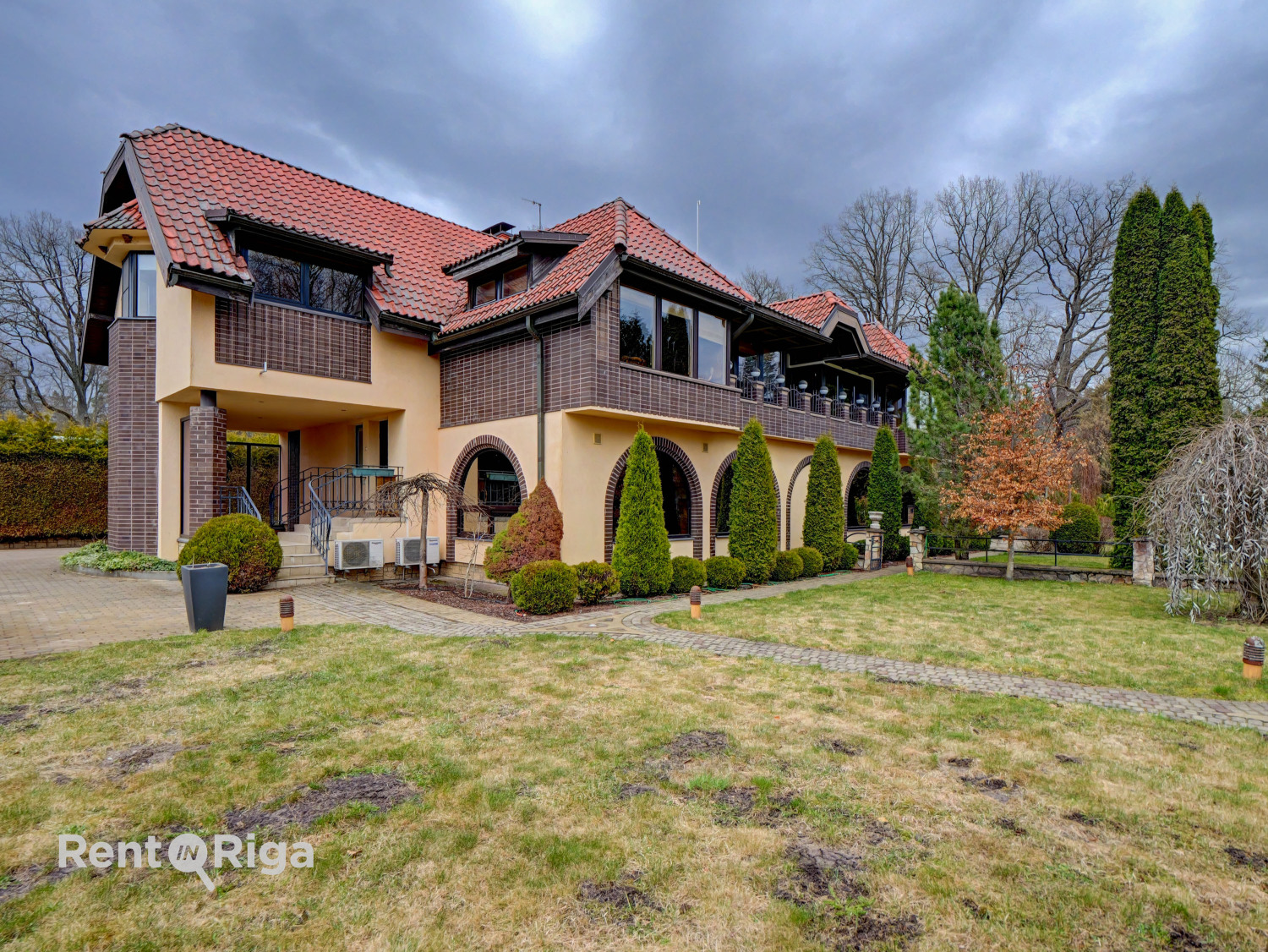 Pārdod māju, Salienieki iela - Attēls 1