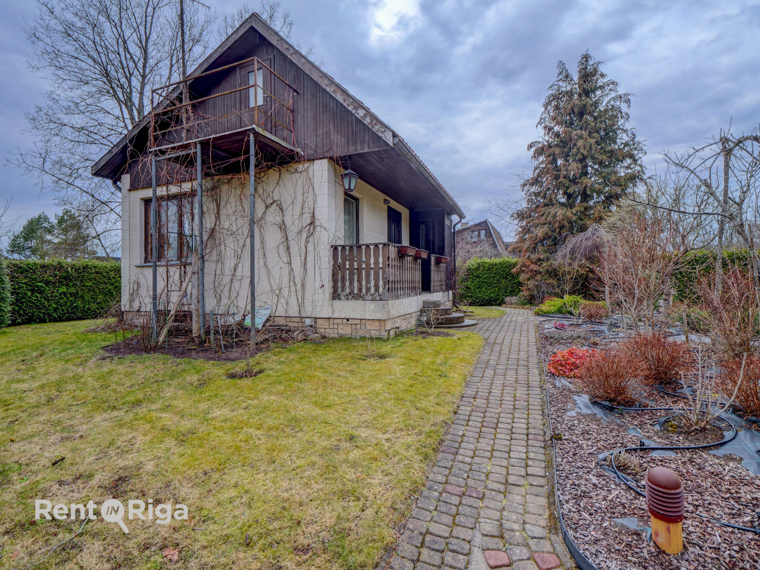 Pārdod māju, Salienieki iela - Attēls 1