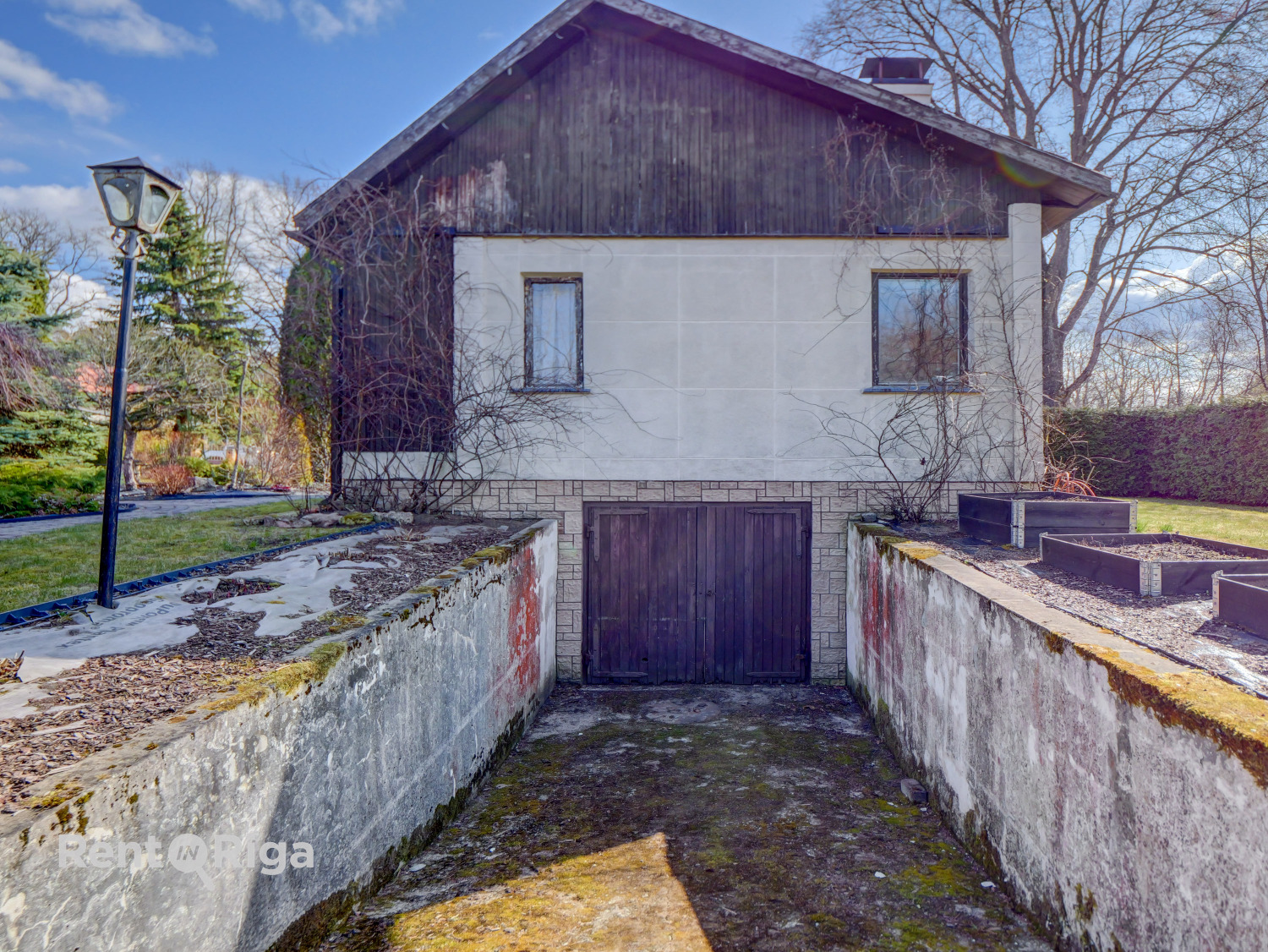 Pārdod māju, Salienieki iela - Attēls 1