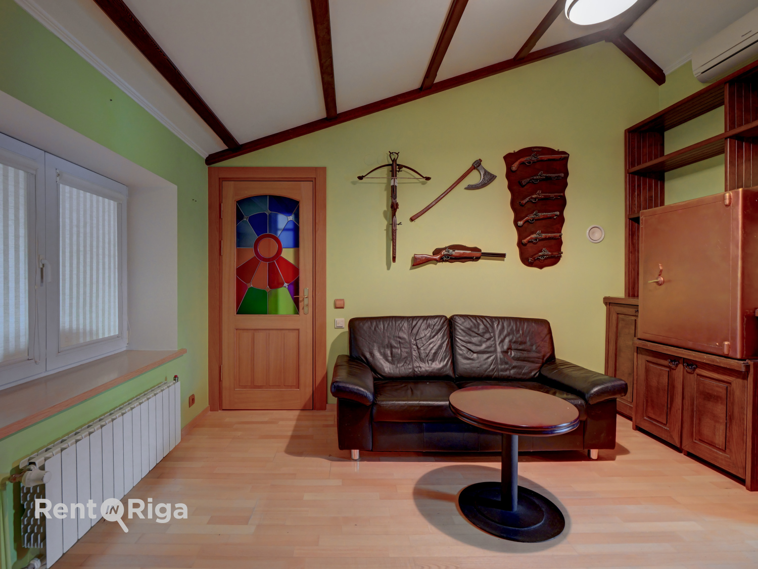 Pārdod māju, Salienieki iela - Attēls 1